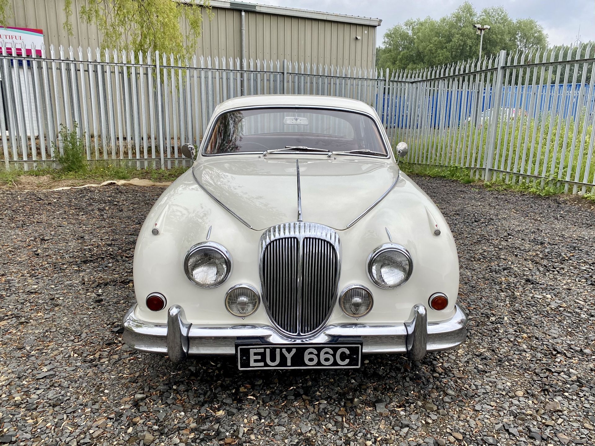 Daimler 250 Saloon - Image 12 of 46