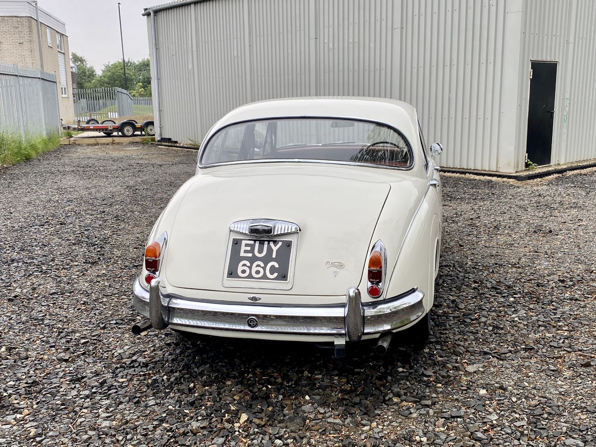 Daimler 250 Saloon - Image 4 of 46