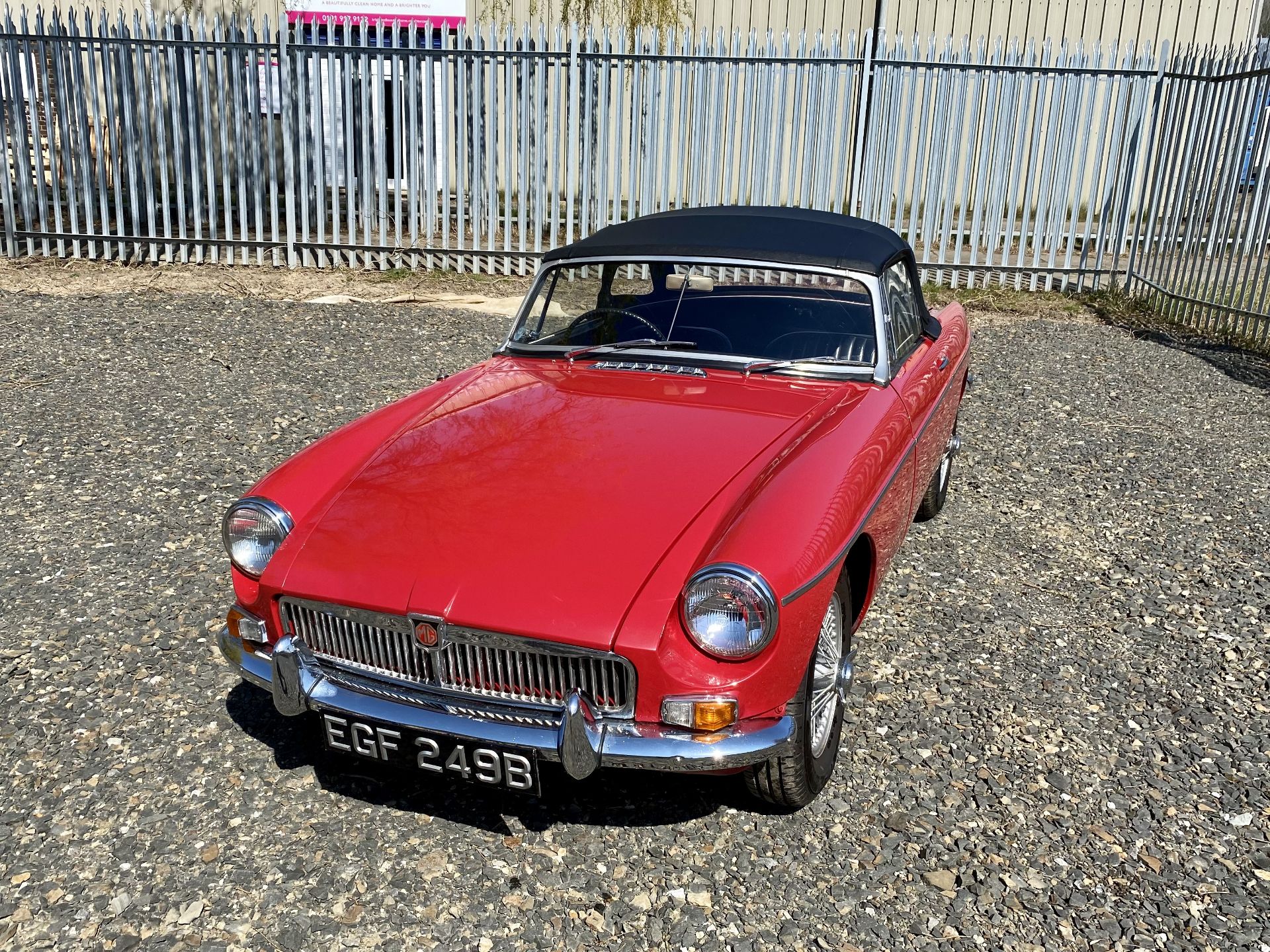 MGB Roadster - Image 13 of 60