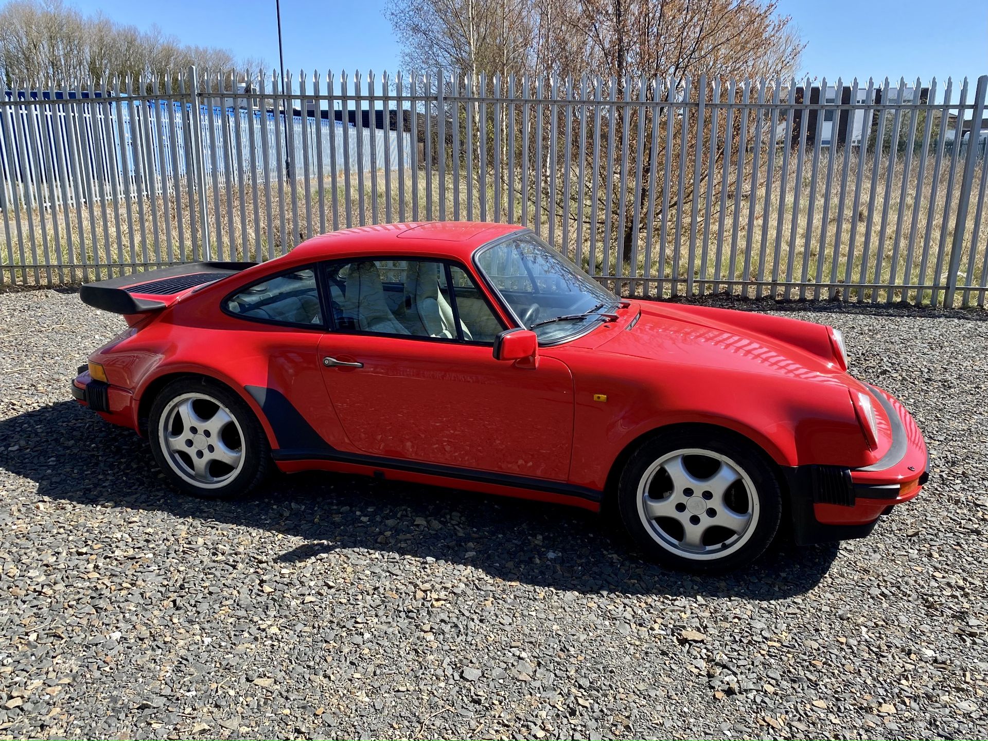 Porsche 911 Super Sport - Image 3 of 45