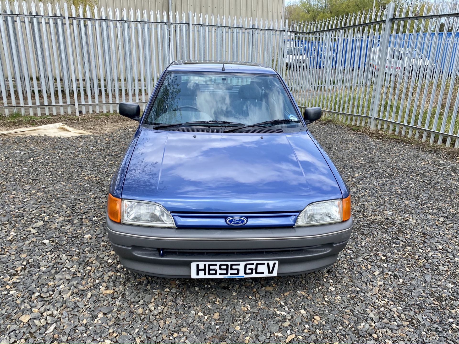 Ford Escort LX  - Image 21 of 54