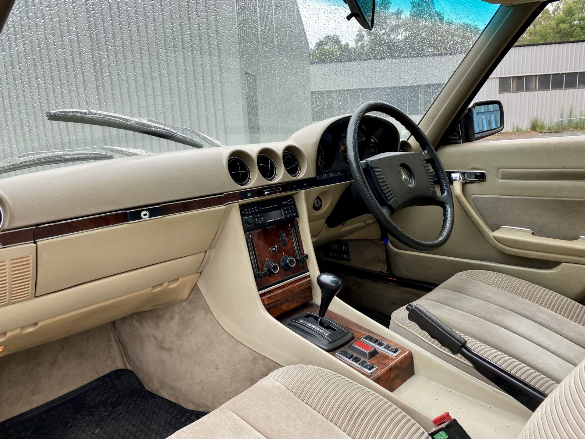 Mercedes Benz 450SLC - Image 34 of 40