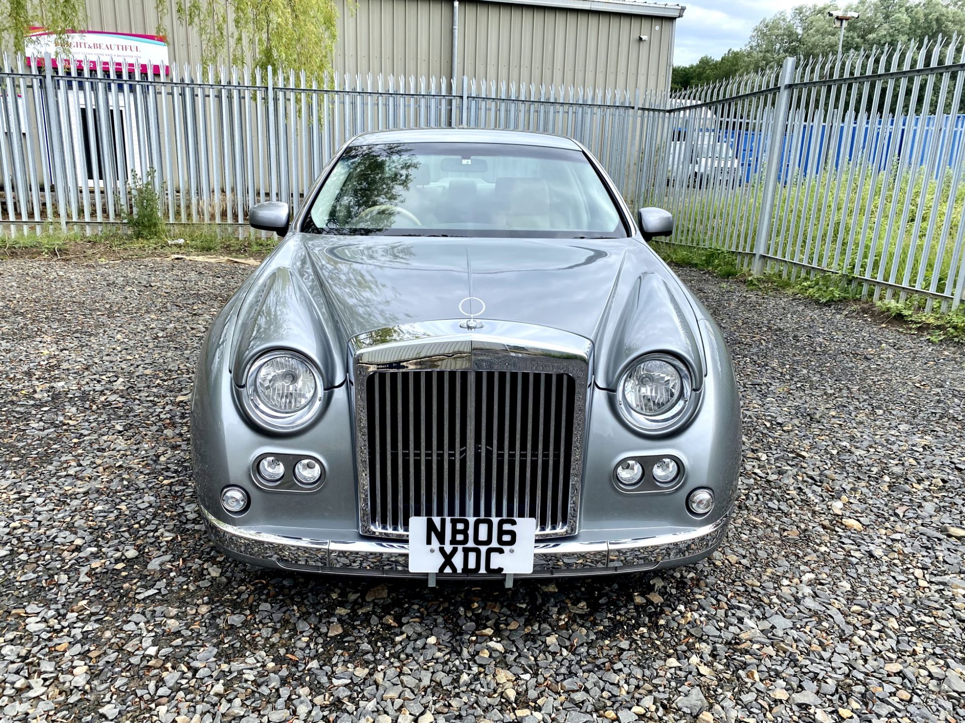 Mitsuoka Galue - Image 15 of 51