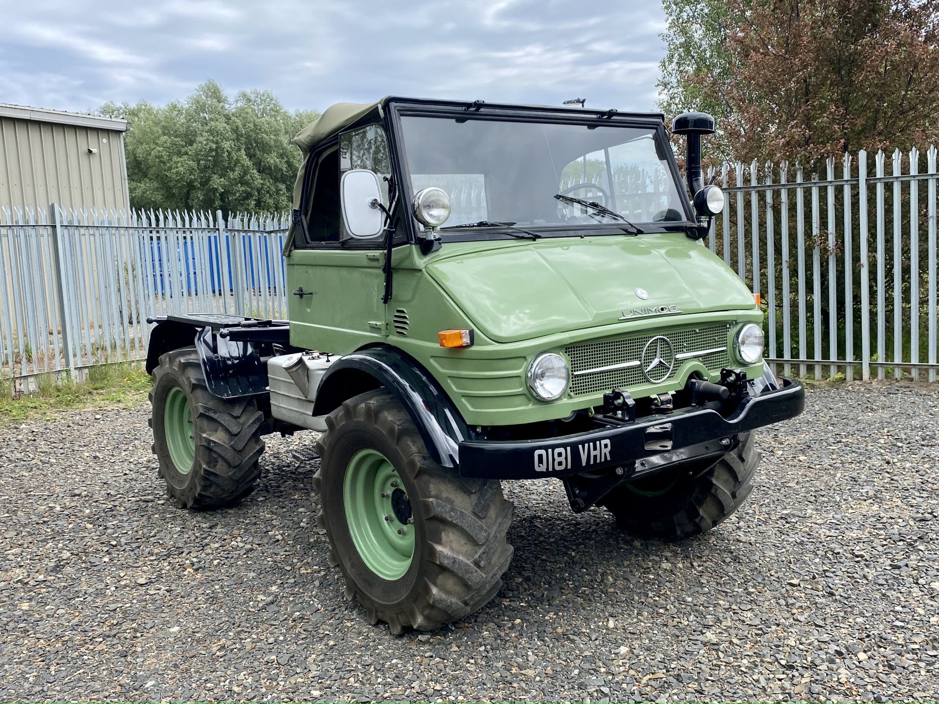 Mercedes Unimog