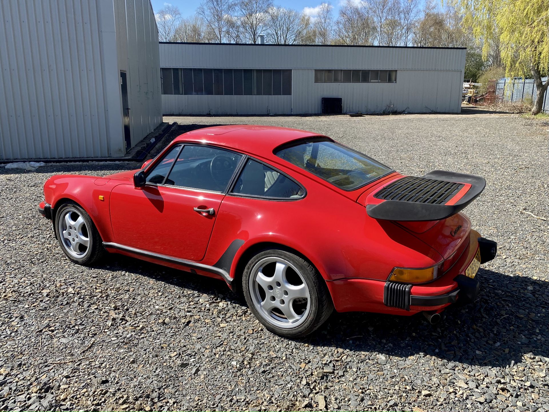 Porsche 911 Super Sport - Image 10 of 45