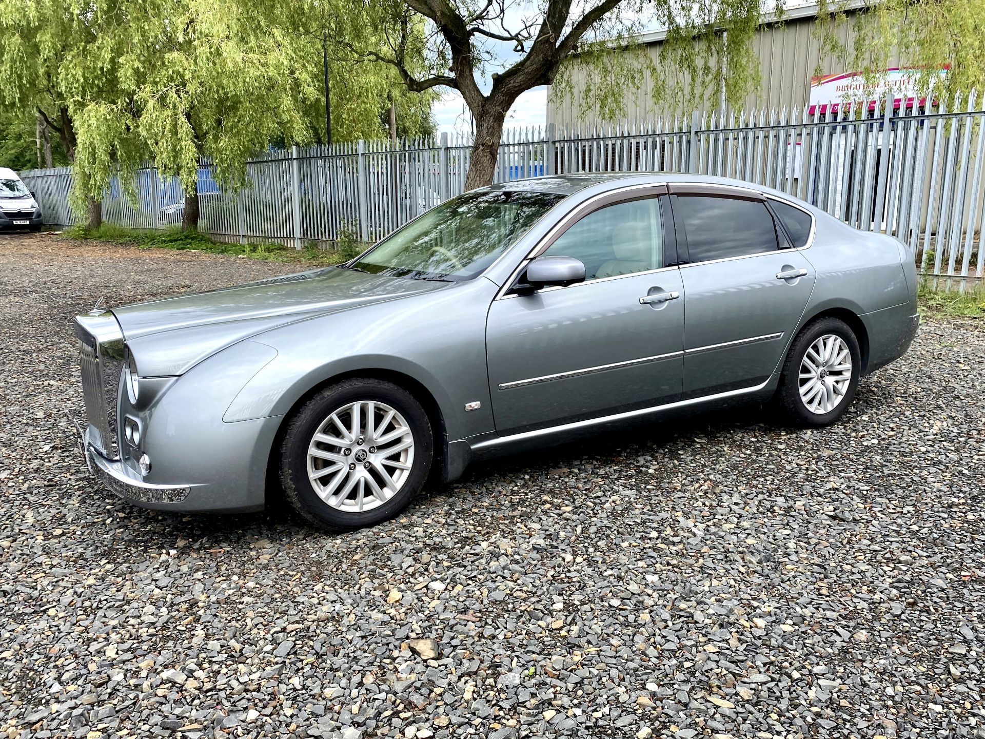 Mitsuoka Galue - Image 12 of 51