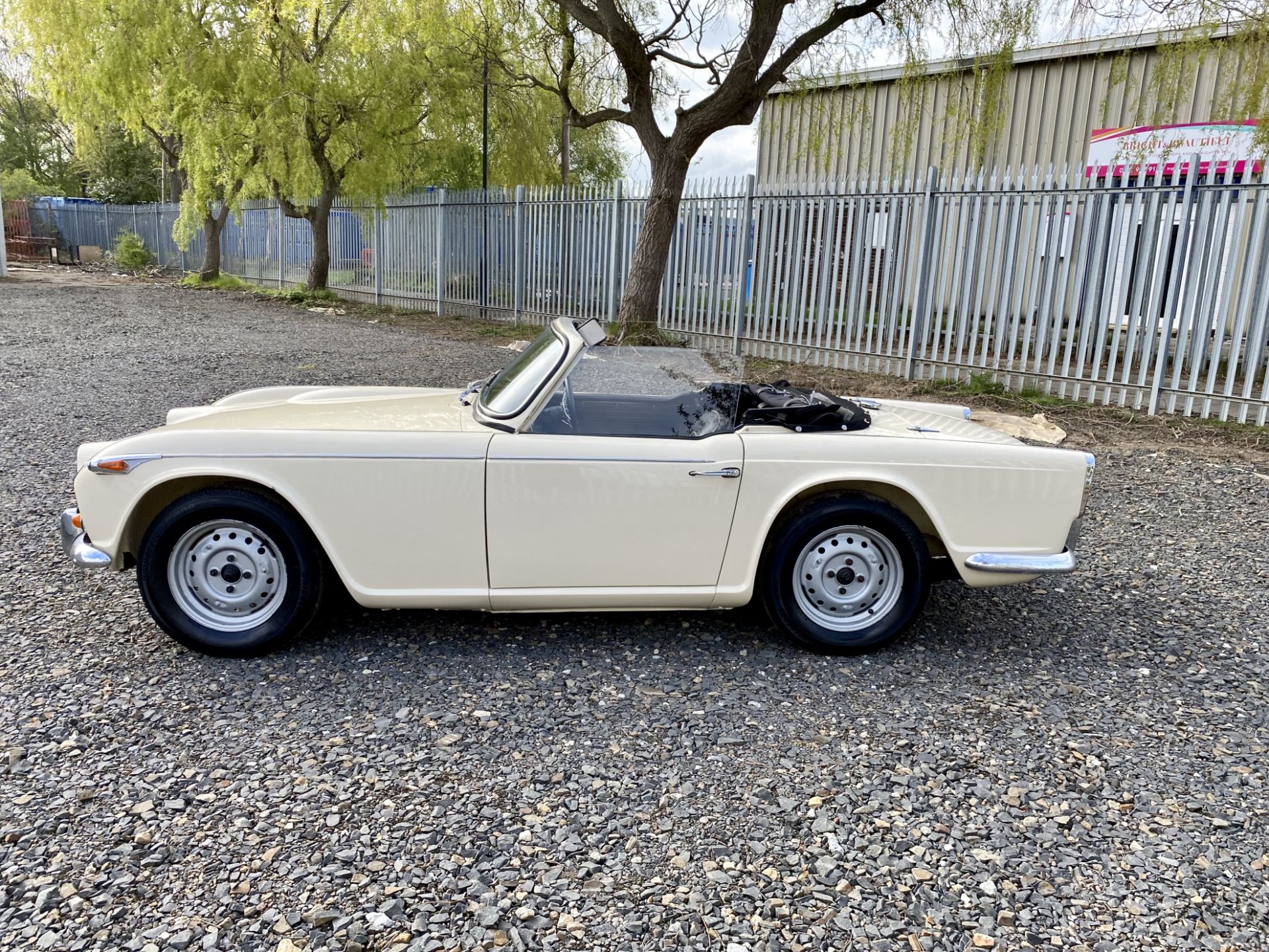 Triumph TR4A - Image 27 of 53