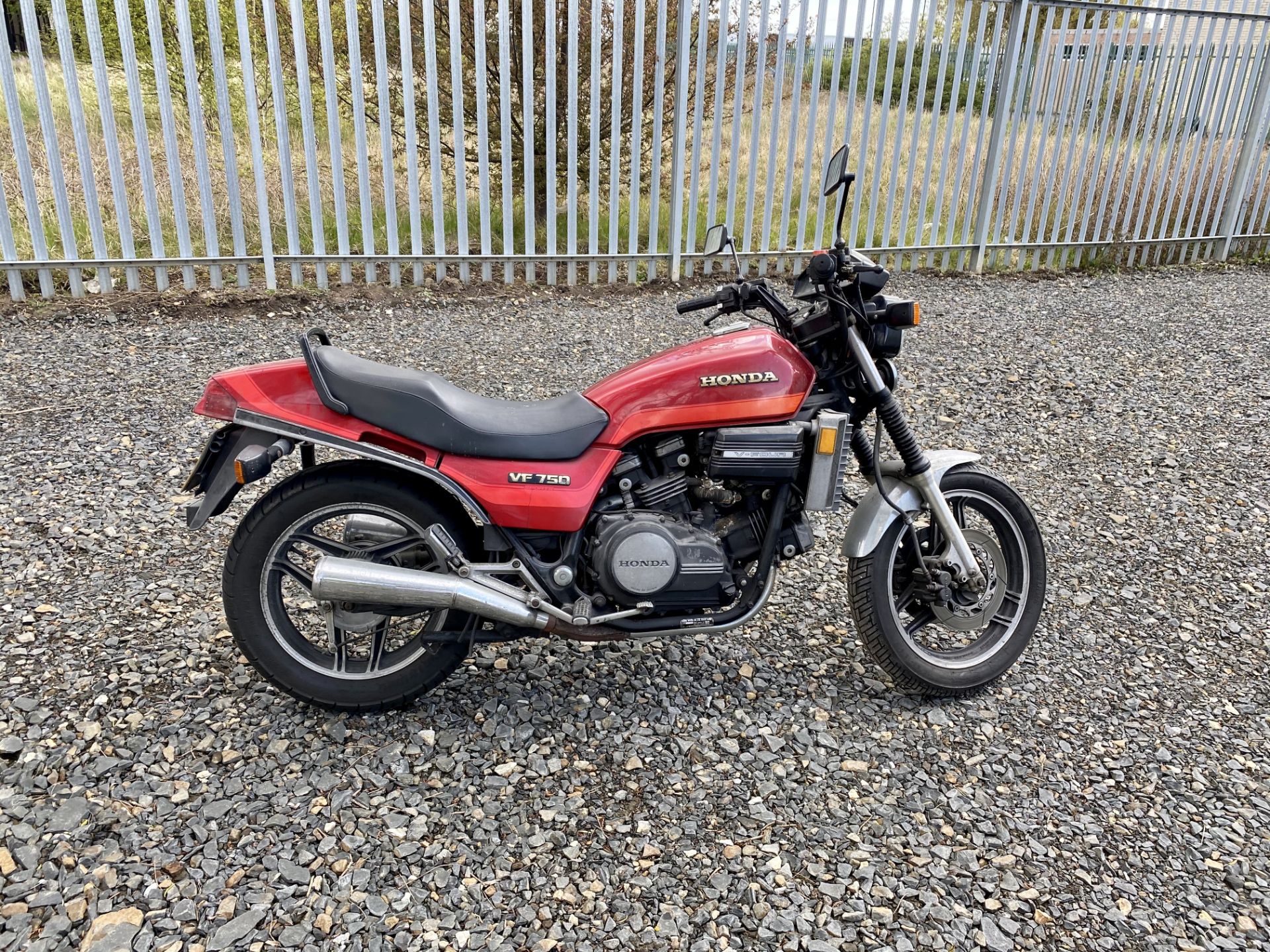 Honda VF750 - Image 3 of 23