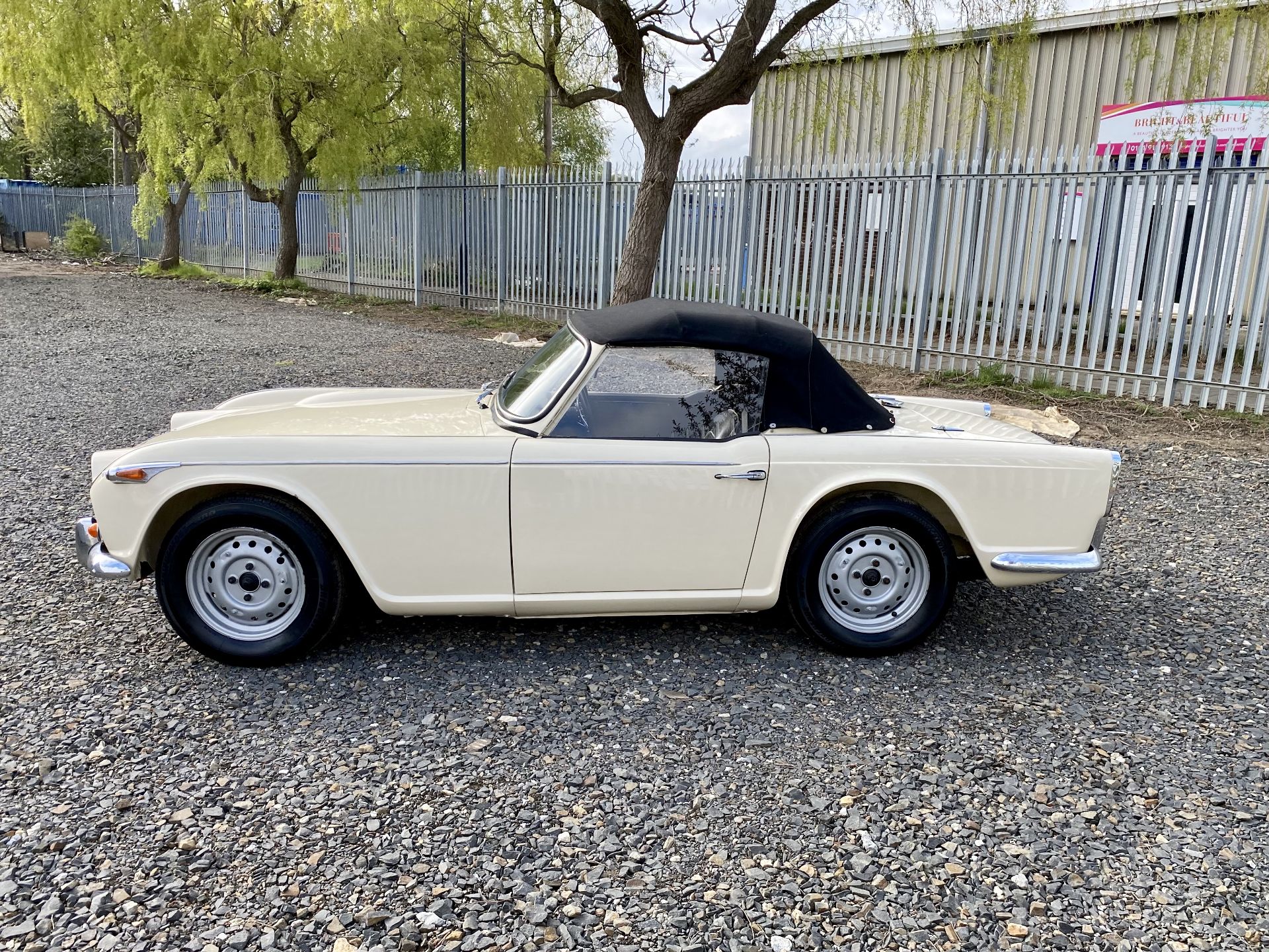 Triumph TR4A - Image 15 of 53