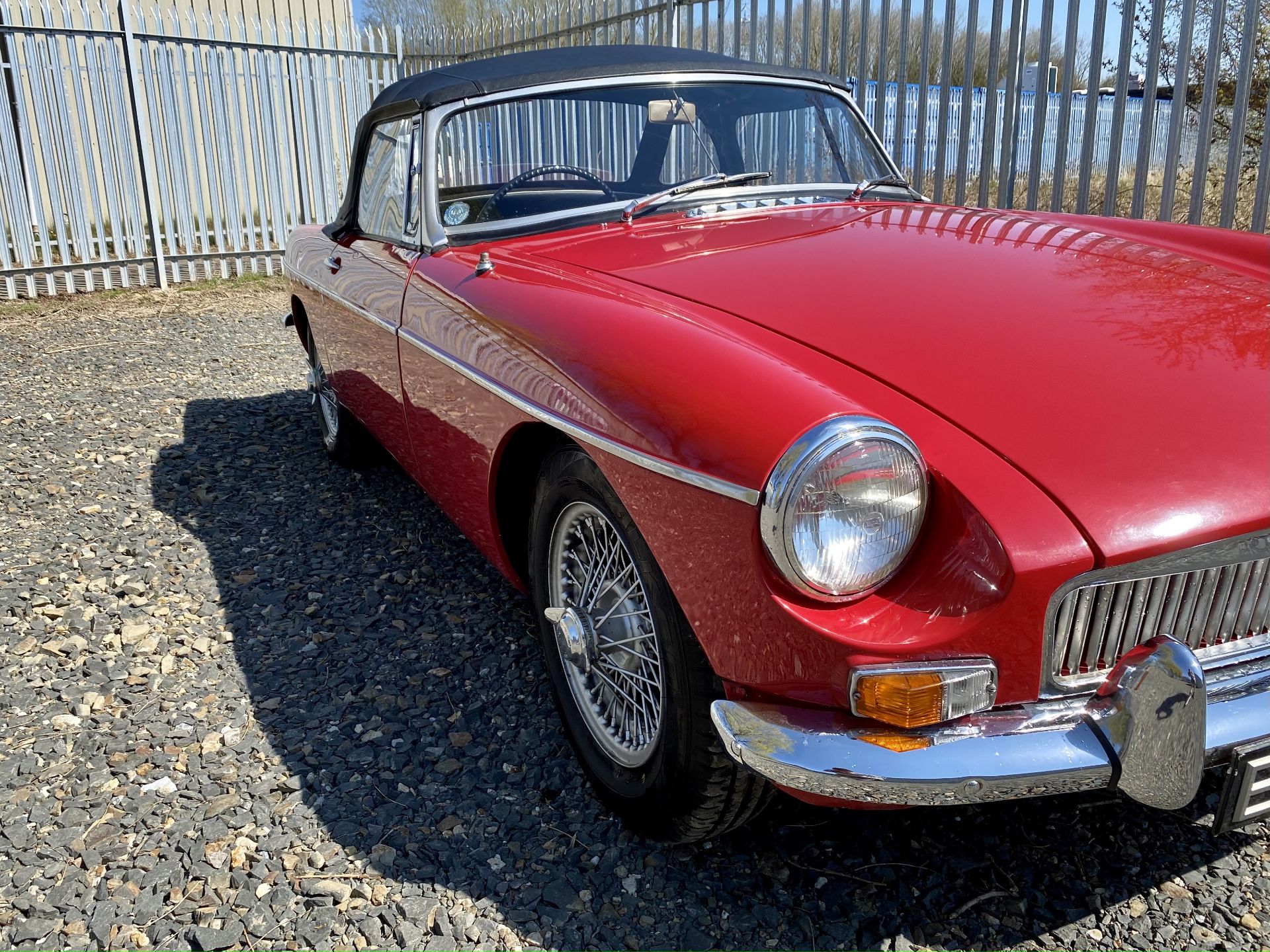 MGB Roadster - Image 18 of 60