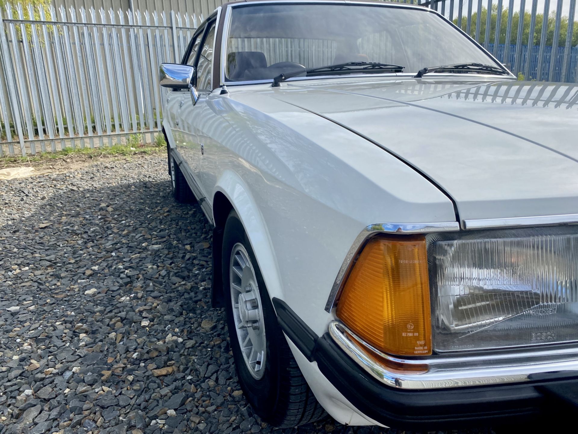 Ford Granada Ghia - Image 25 of 50