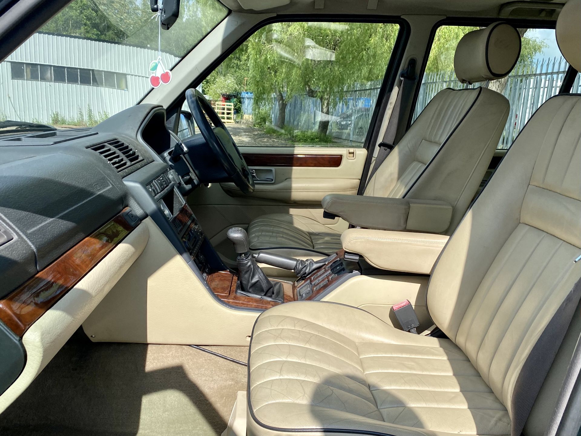 Range Rover 2.5 DT - Image 32 of 48