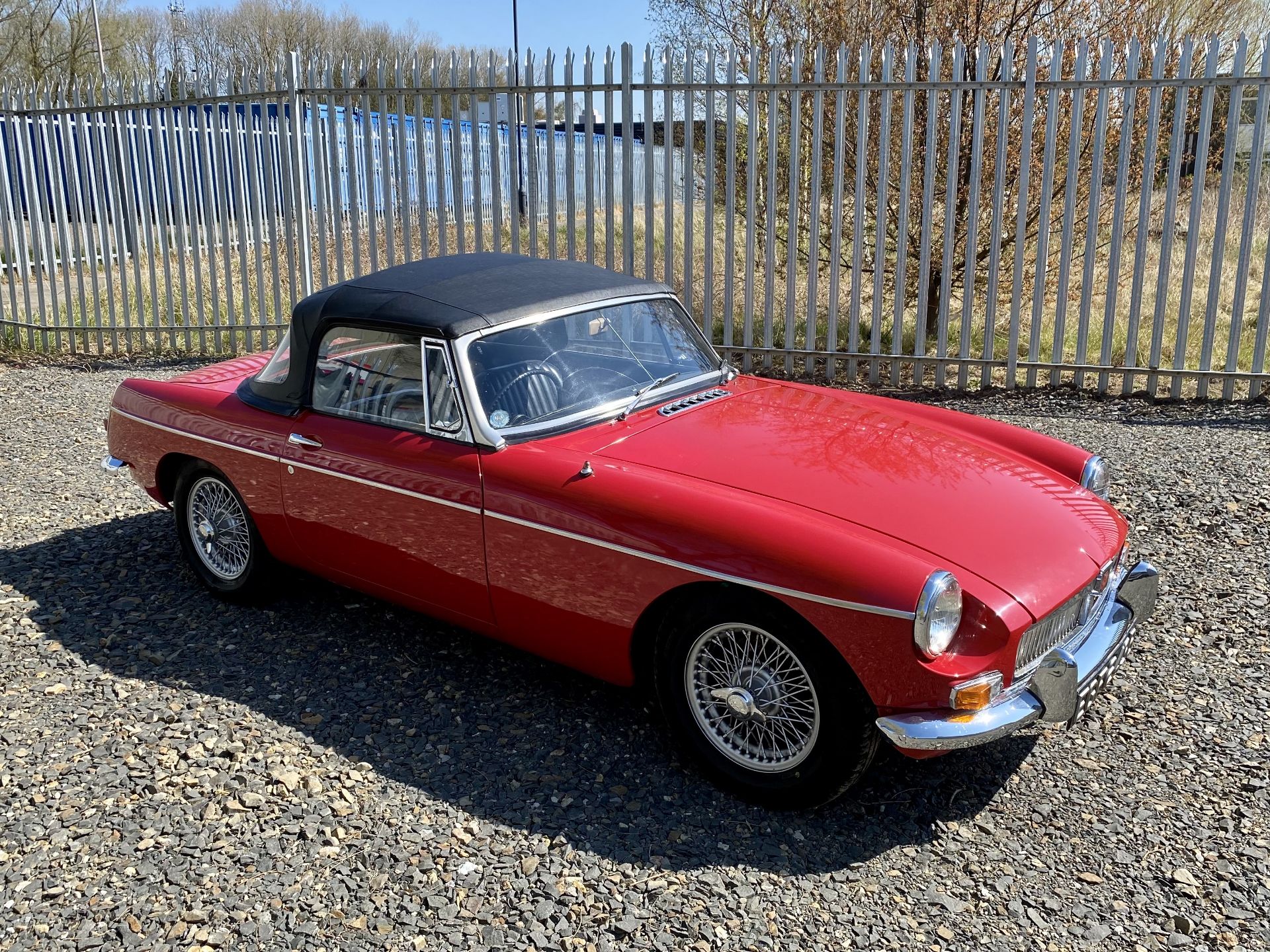 MGB Roadster - Image 2 of 60