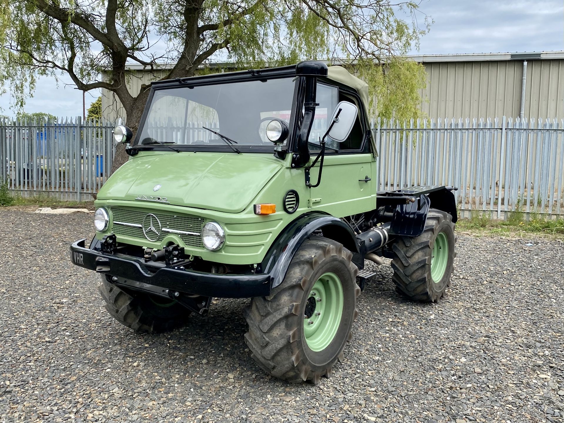 Mercedes Unimog - Image 15 of 33