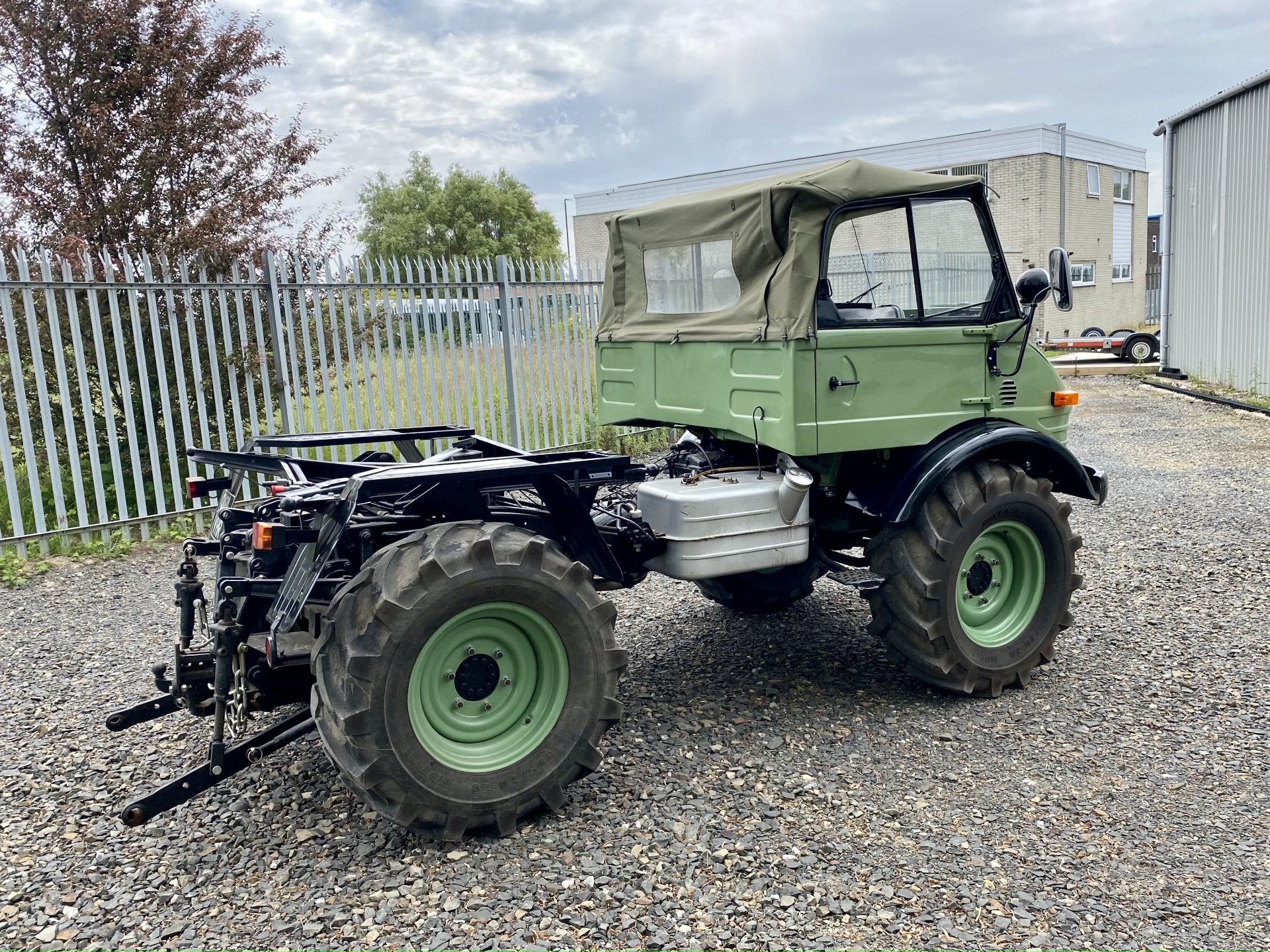 Mercedes Unimog - Image 5 of 33