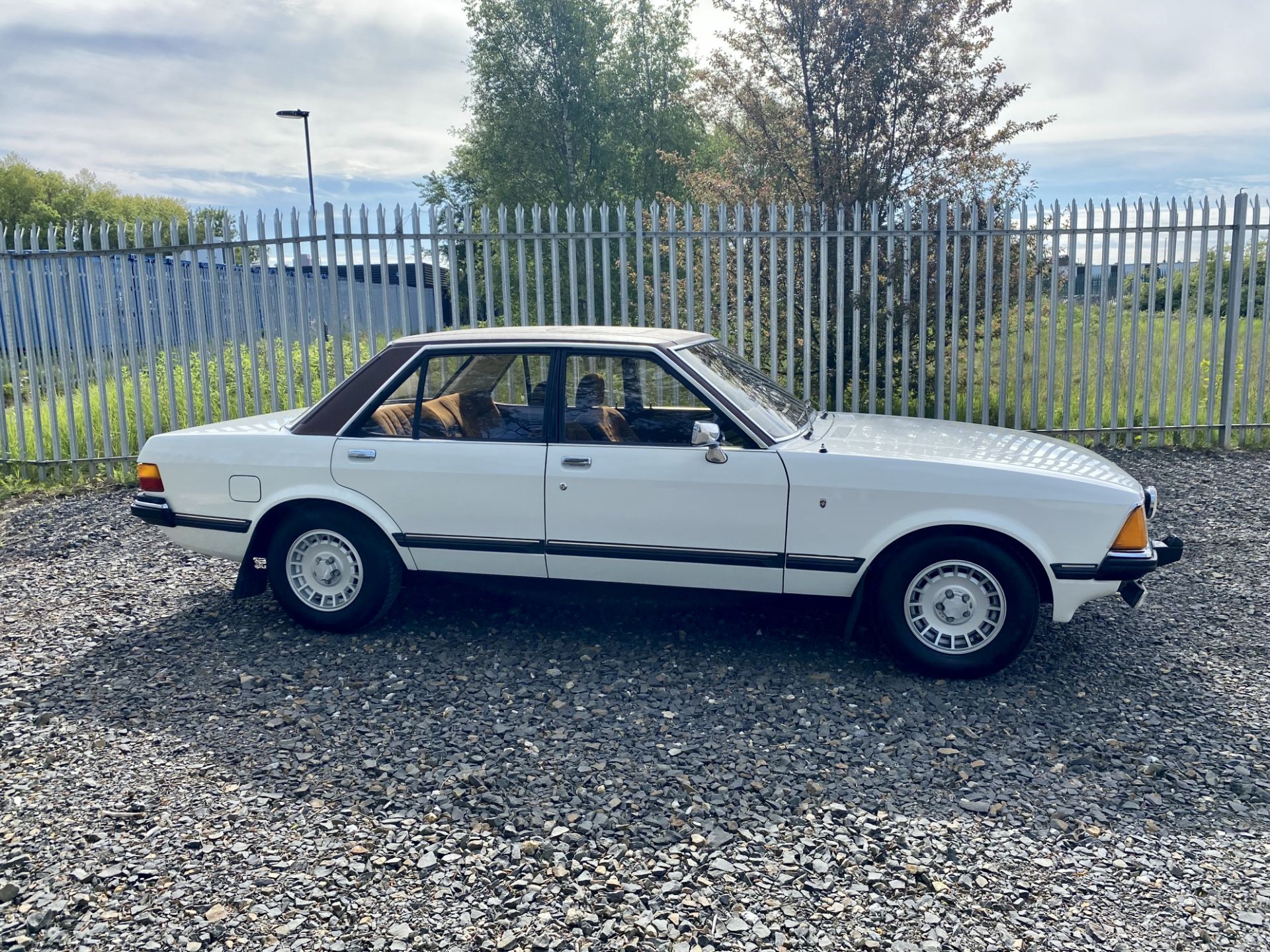 Ford Granada Ghia - Image 9 of 50