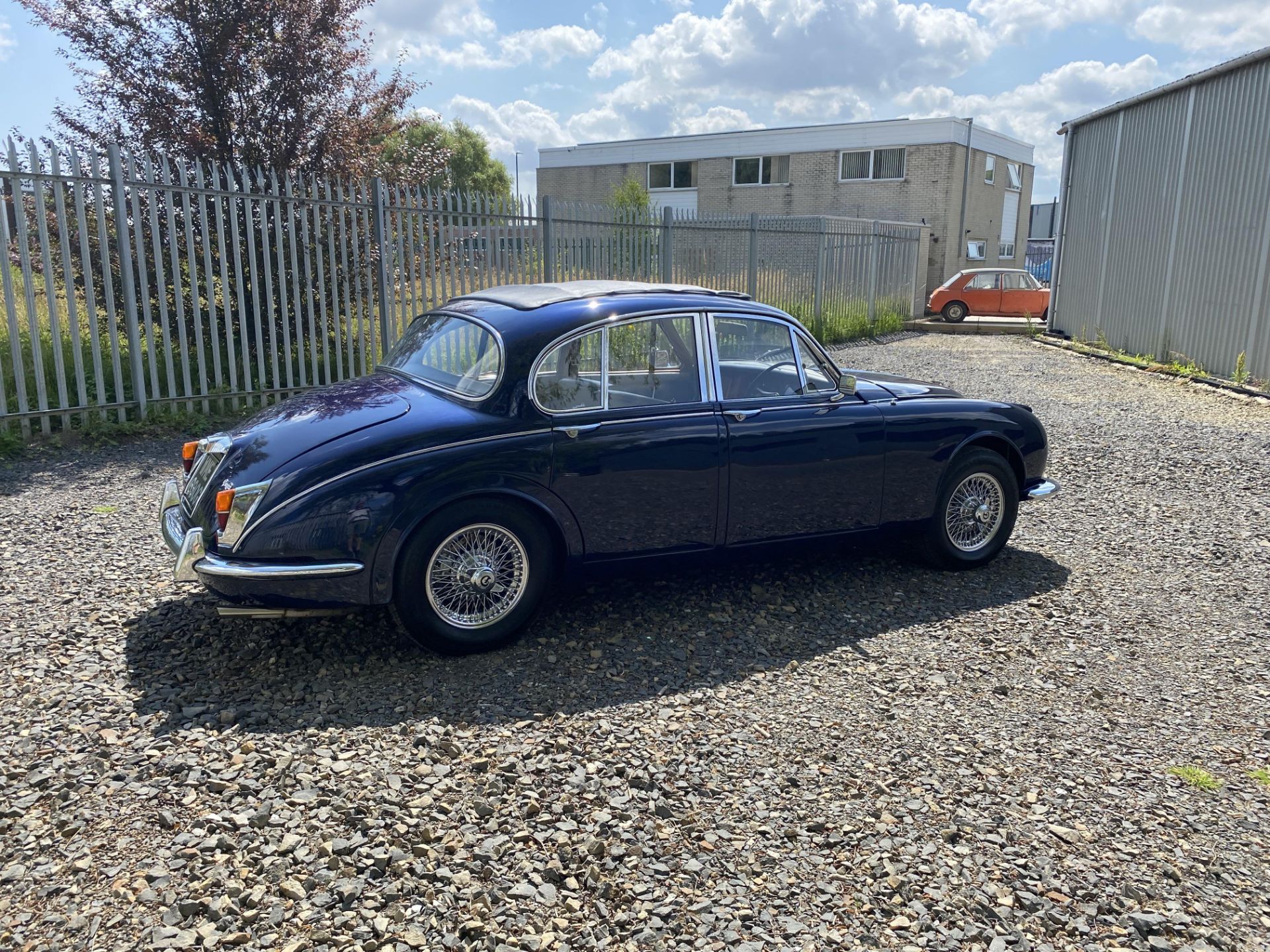 Daimler 250 Saloon - Image 5 of 48