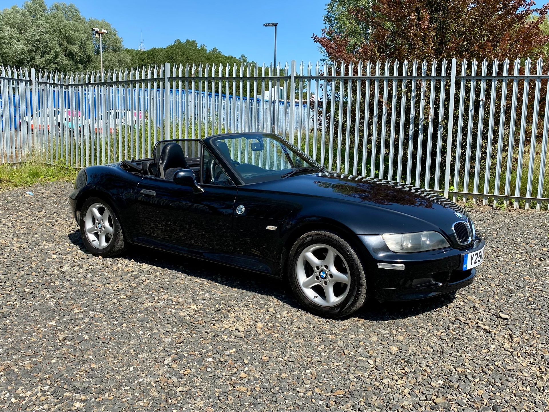 BMW Z3 - Image 2 of 46