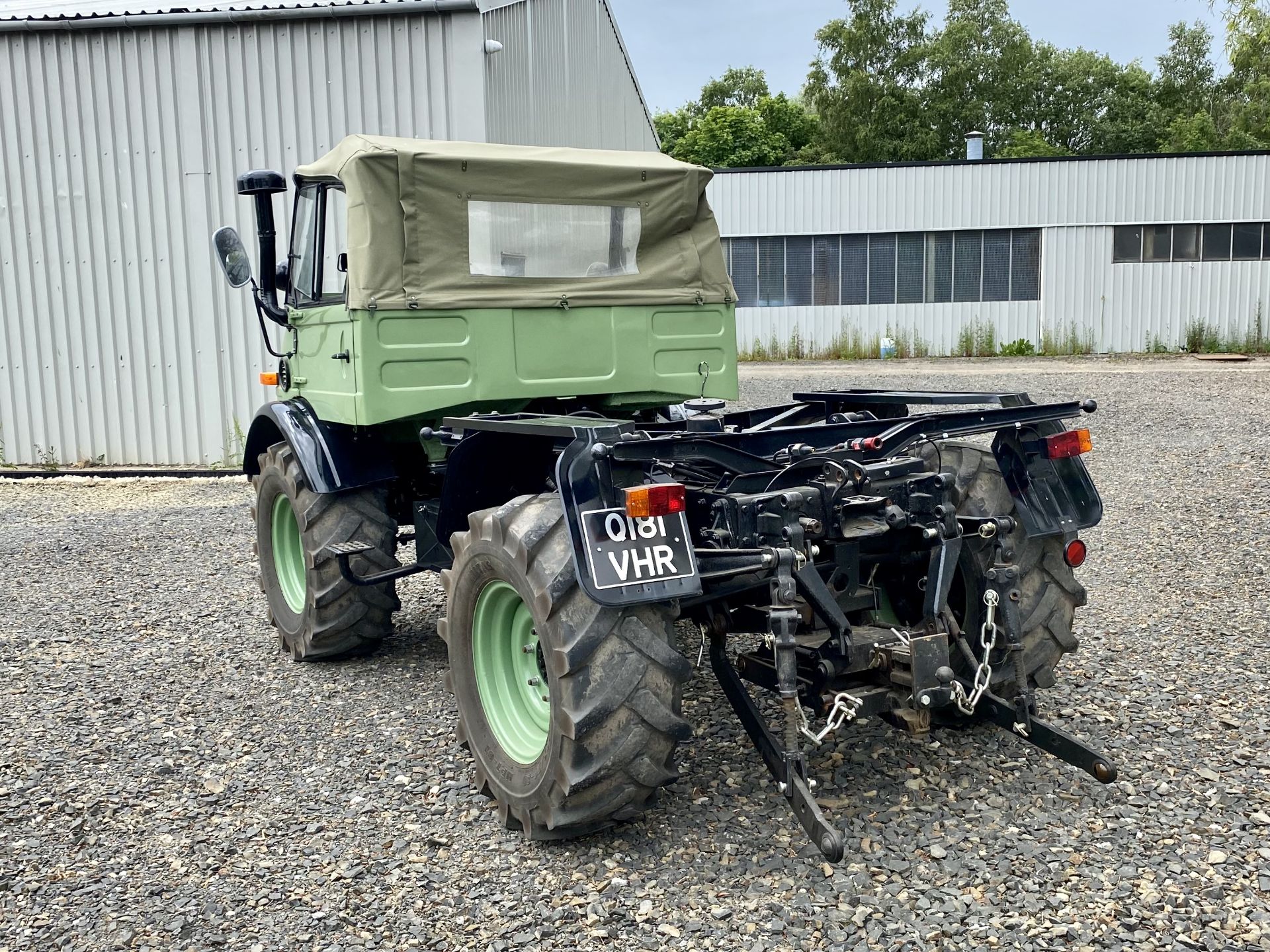 Mercedes Unimog - Image 9 of 33