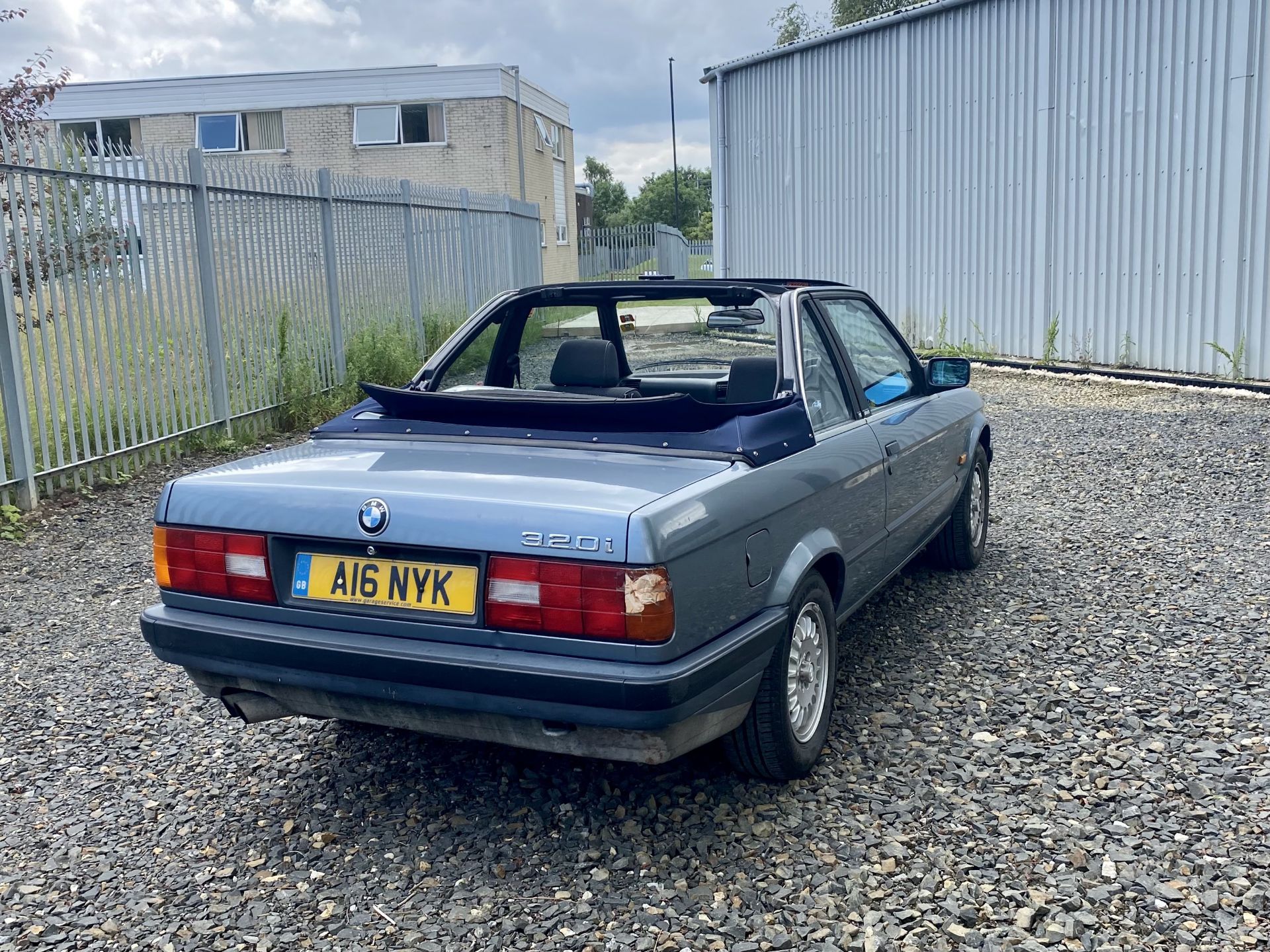 BMW 320i Baur Convertible - Image 7 of 45