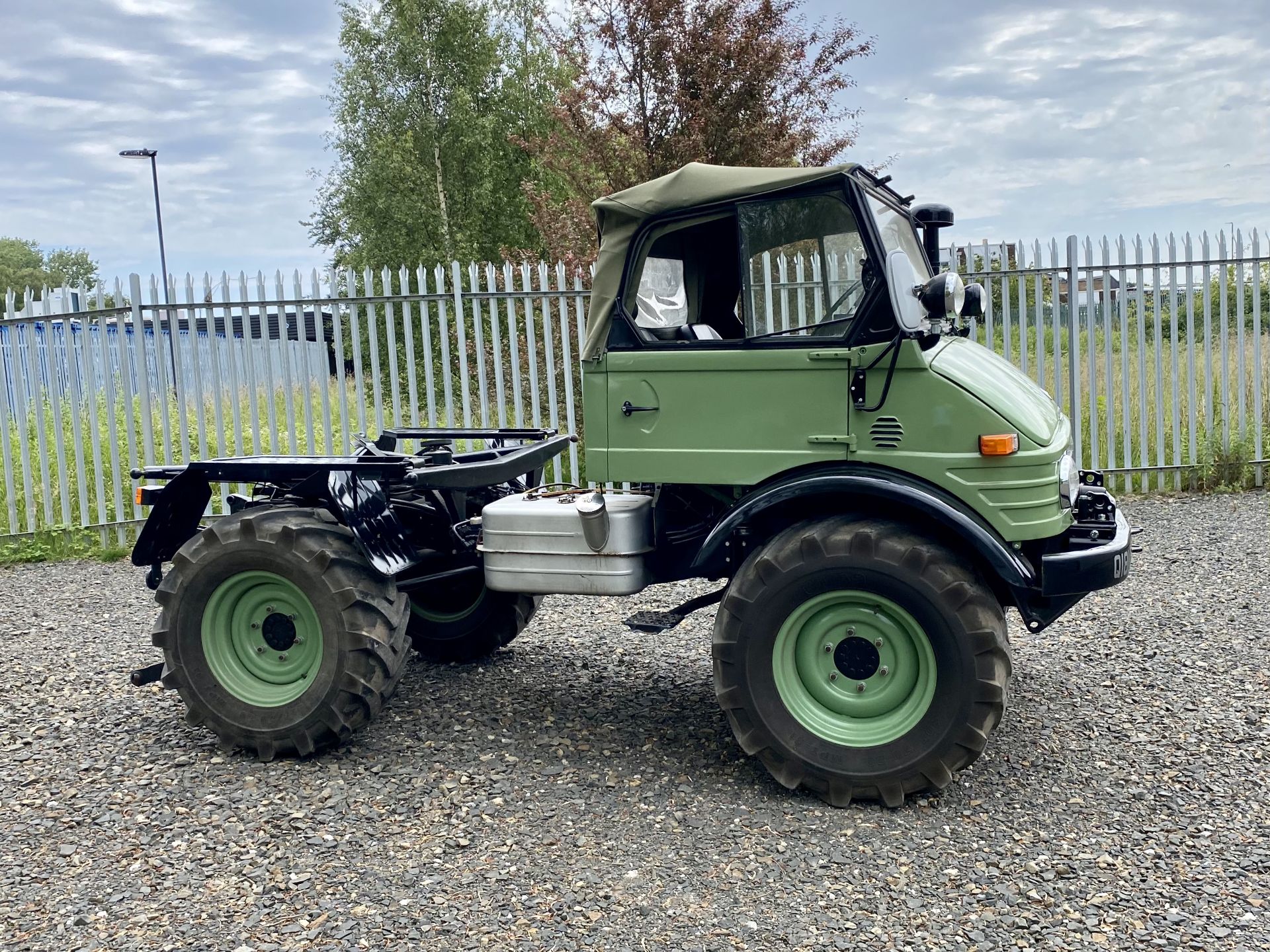 Mercedes Unimog - Image 3 of 33