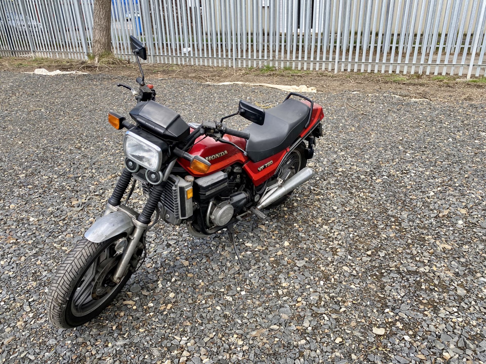 Honda VF750 - Image 13 of 23