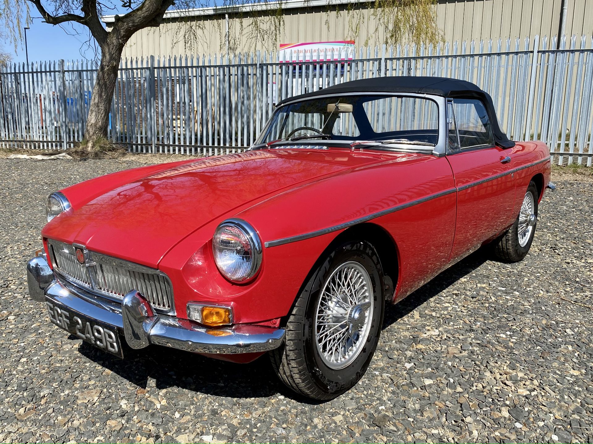 MGB Roadster - Image 25 of 60