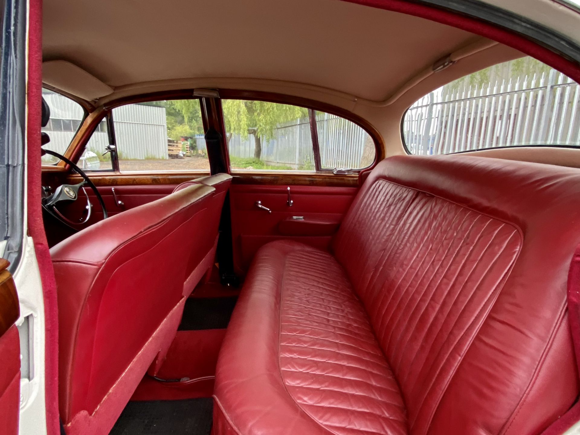 Daimler 250 Saloon - Image 31 of 46