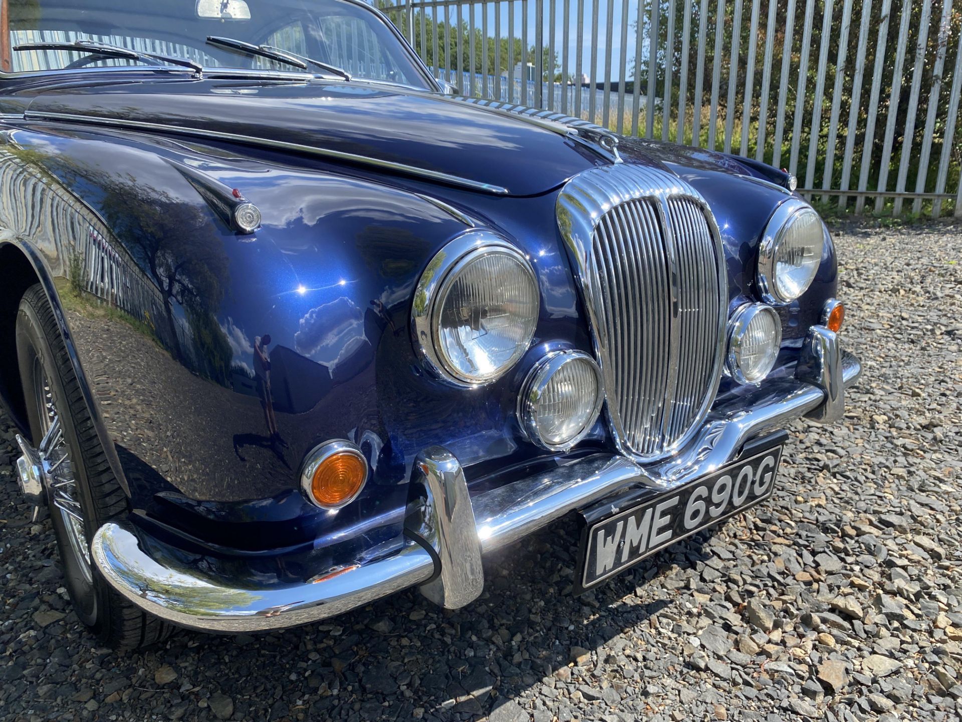 Daimler 250 Saloon - Image 18 of 48