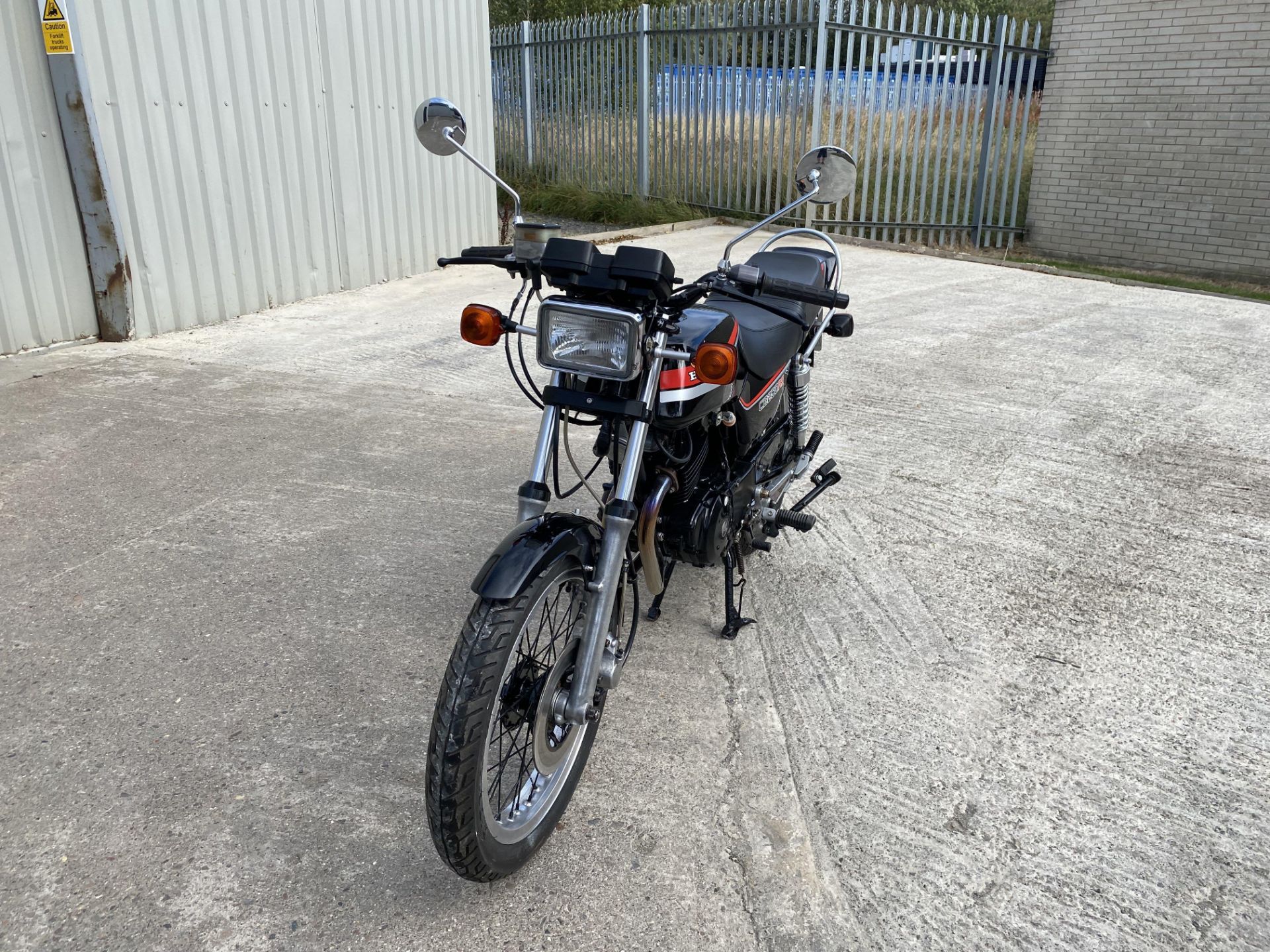 Honda CB250RS - Image 3 of 26