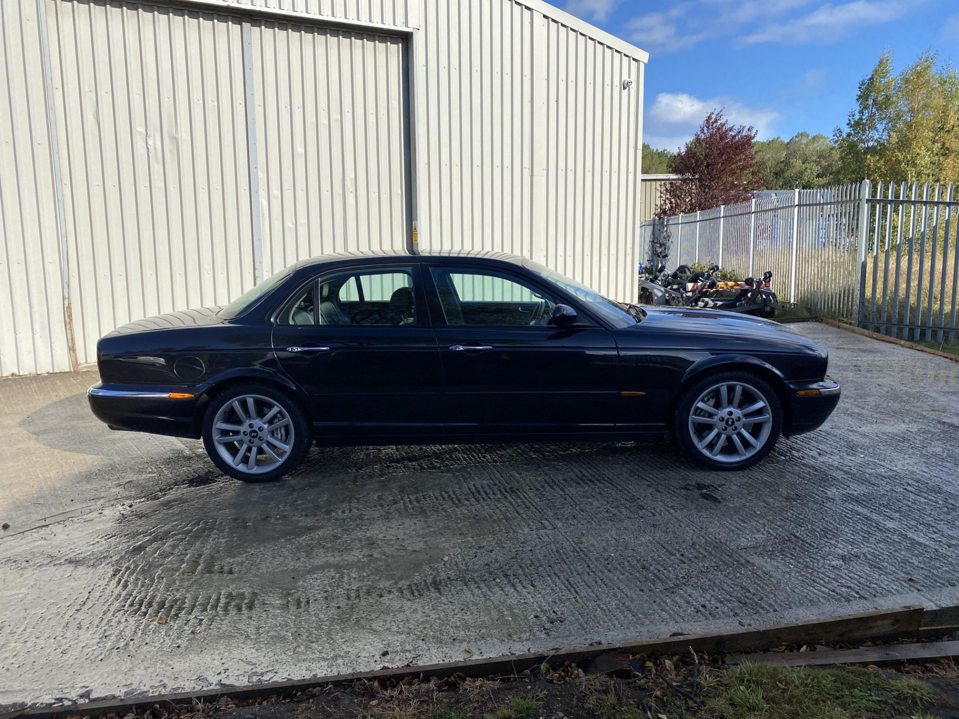 Jaguar XJR - Image 3 of 44