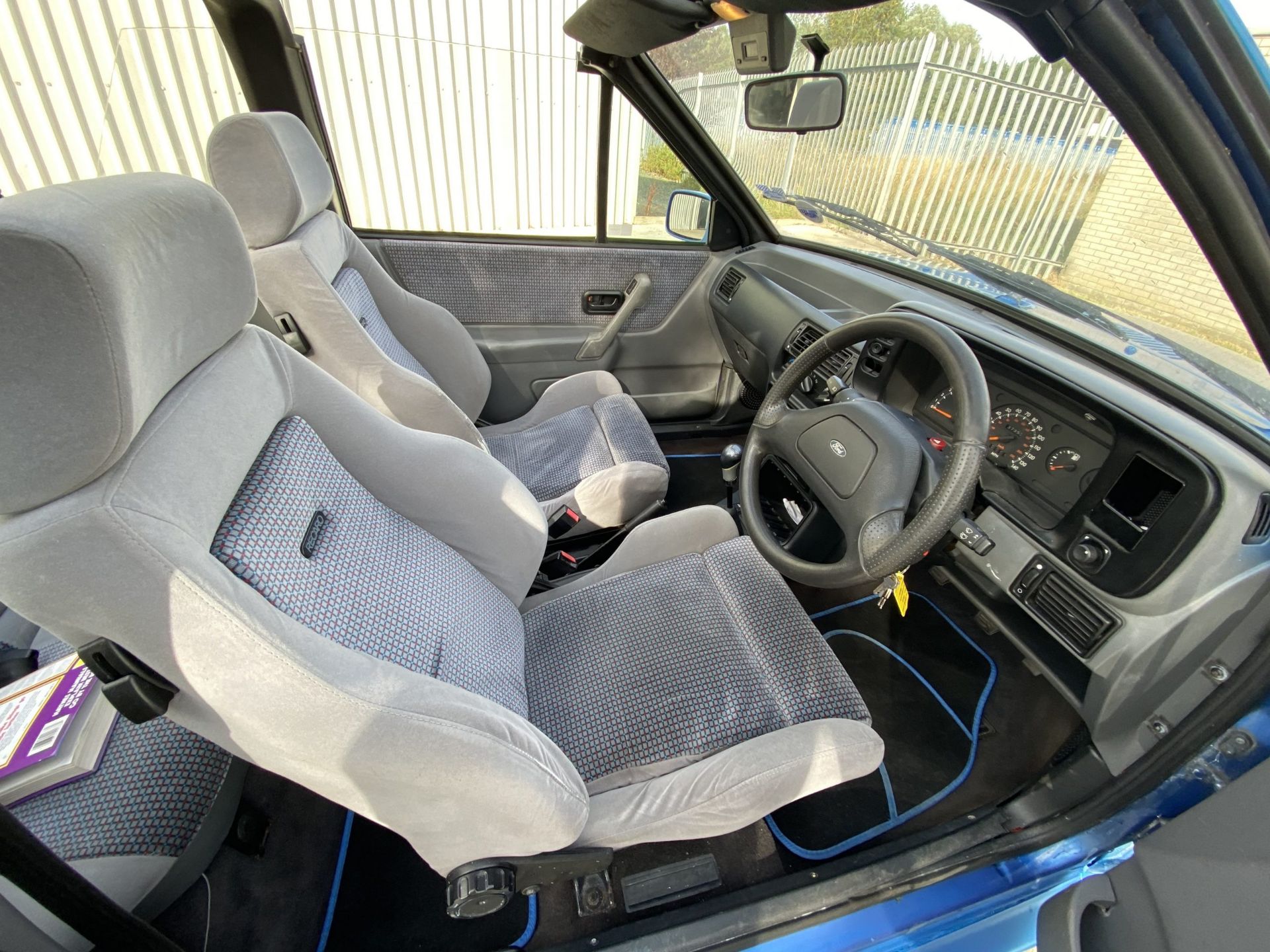 Ford Escort XR3i - Image 19 of 26