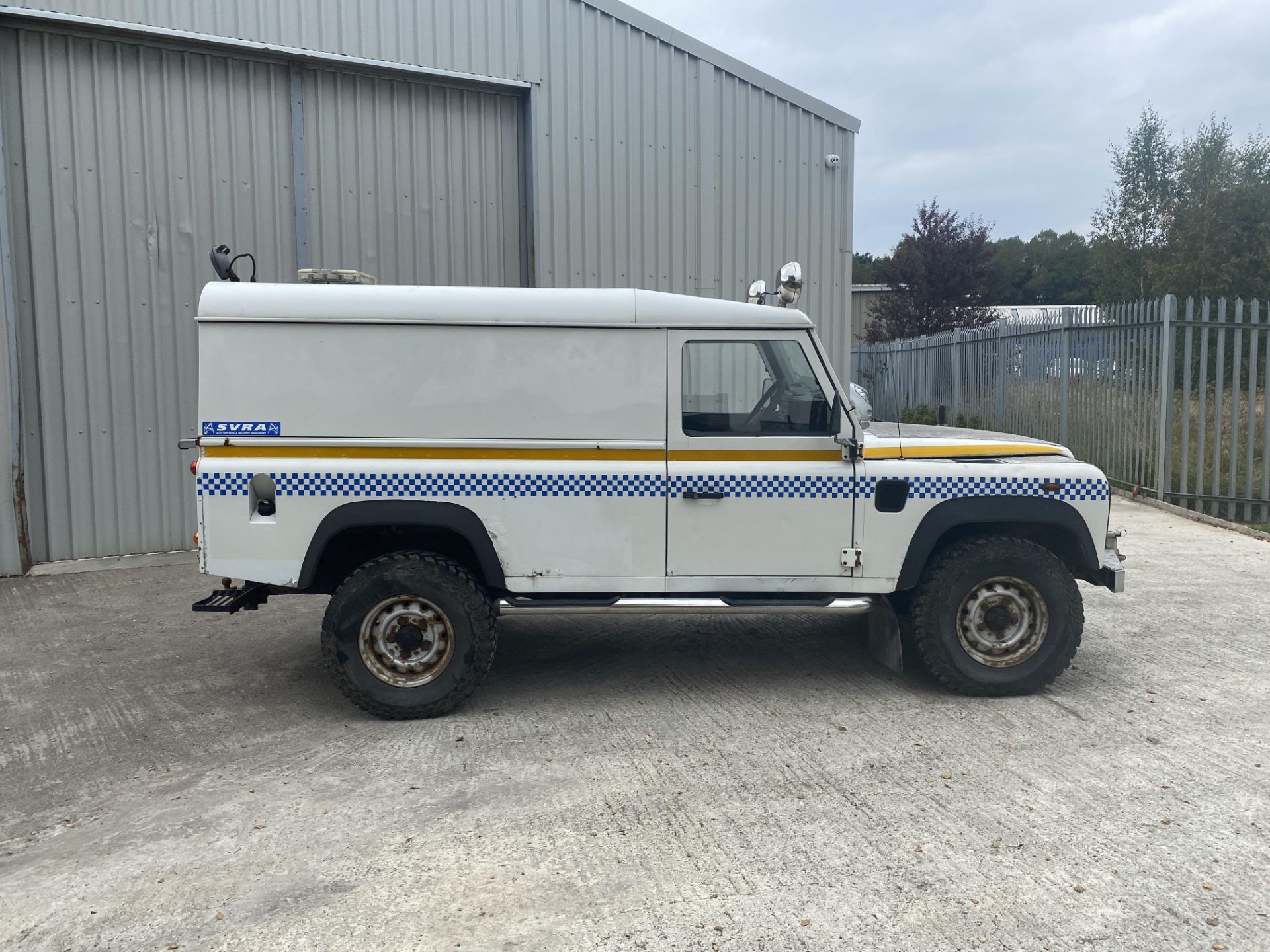 Land Rover Defender 110 - Image 3 of 29