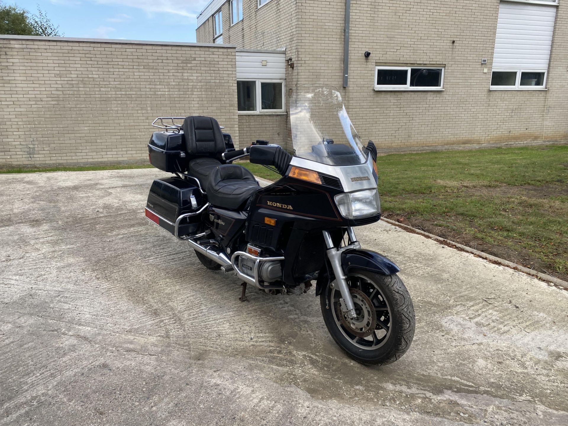 Honda Goldwing - Image 4 of 21