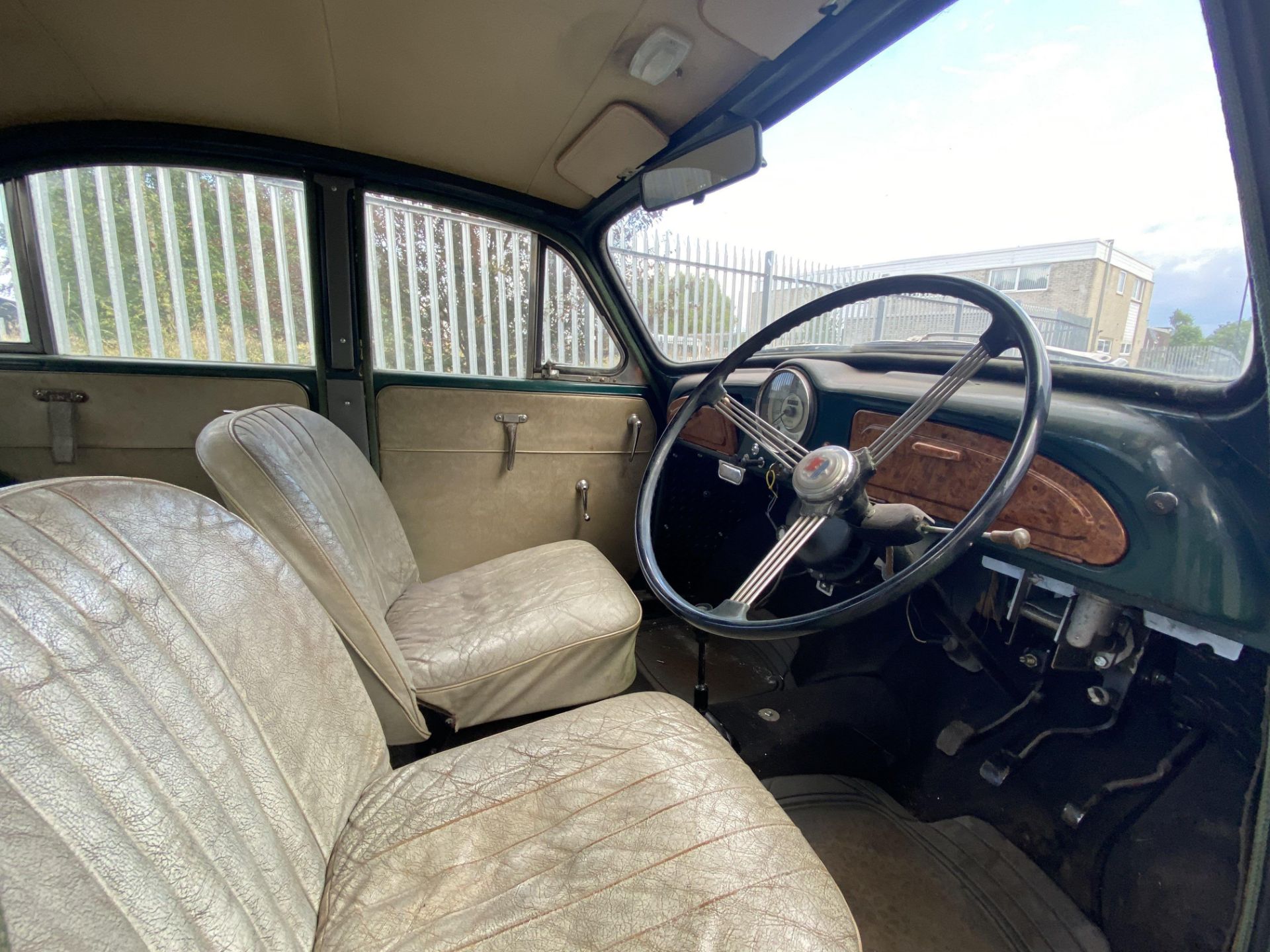 Morris Minor - Image 27 of 32