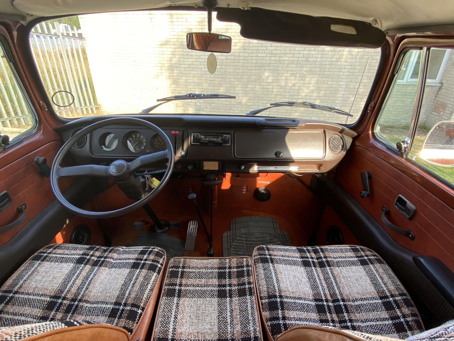 Volkswagen T2 Camper Champagne Edition - Image 13 of 50