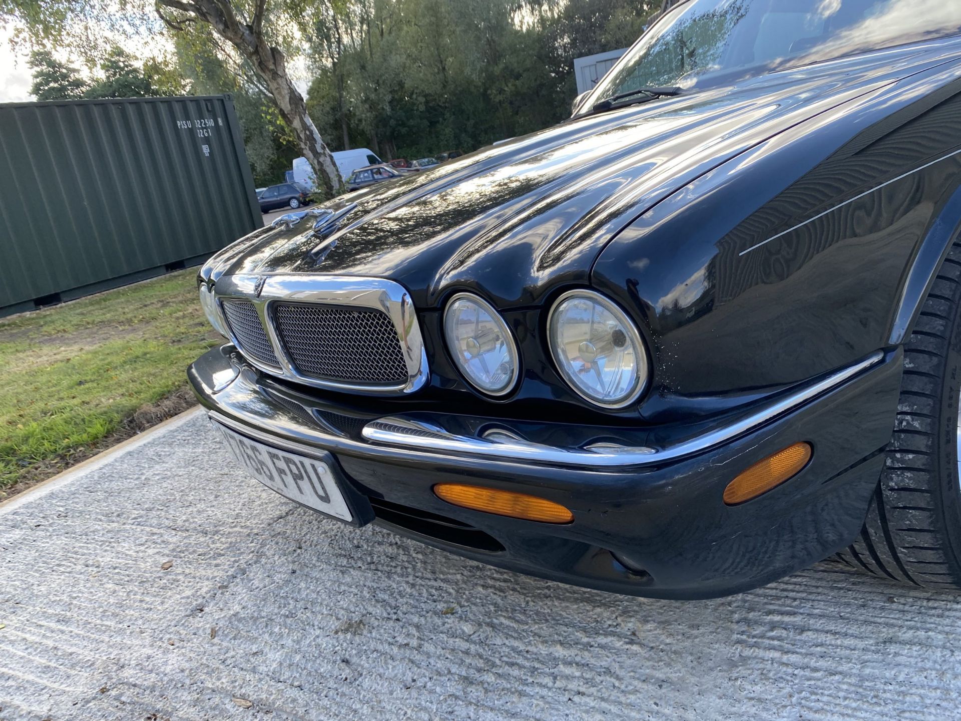 Jaguar XJR - Image 21 of 48