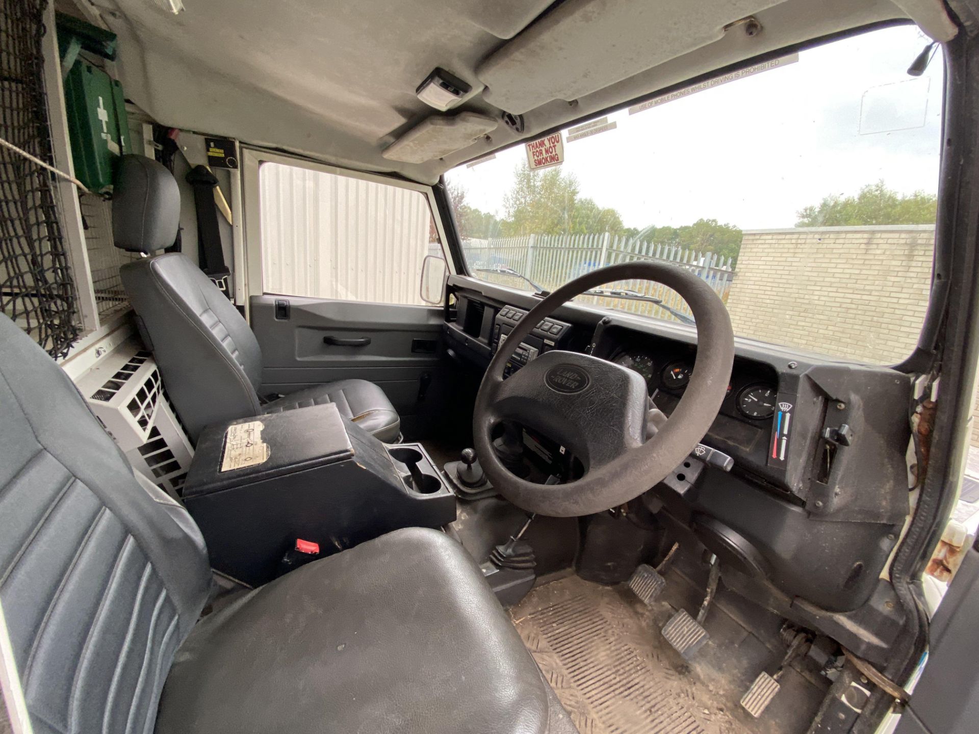 Land Rover Defender 110 - Image 28 of 29