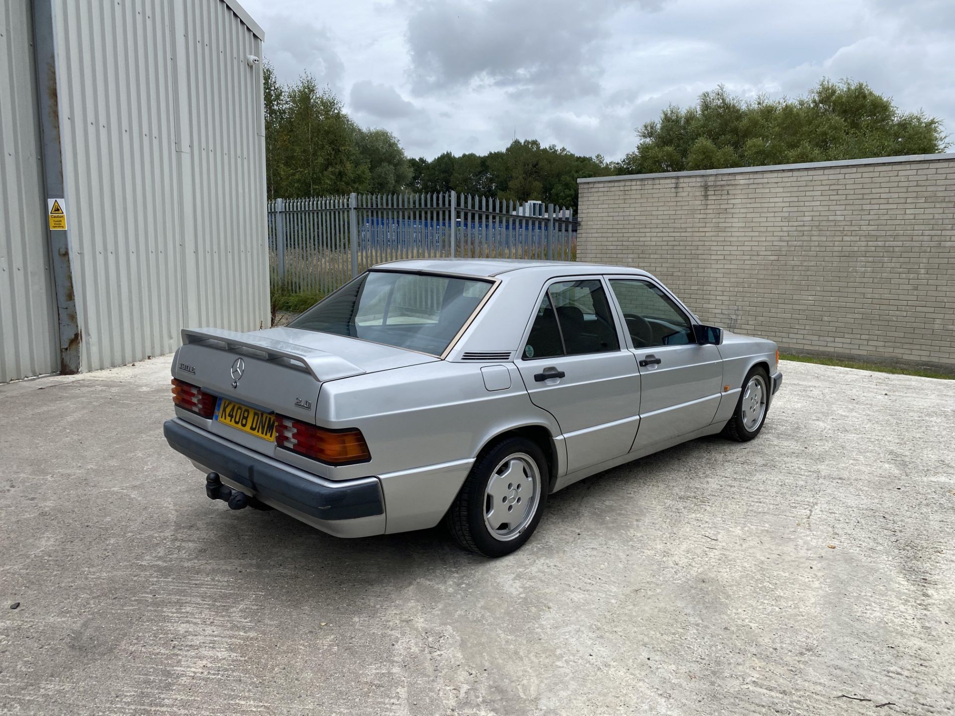 Mercedes 190e - Image 3 of 36