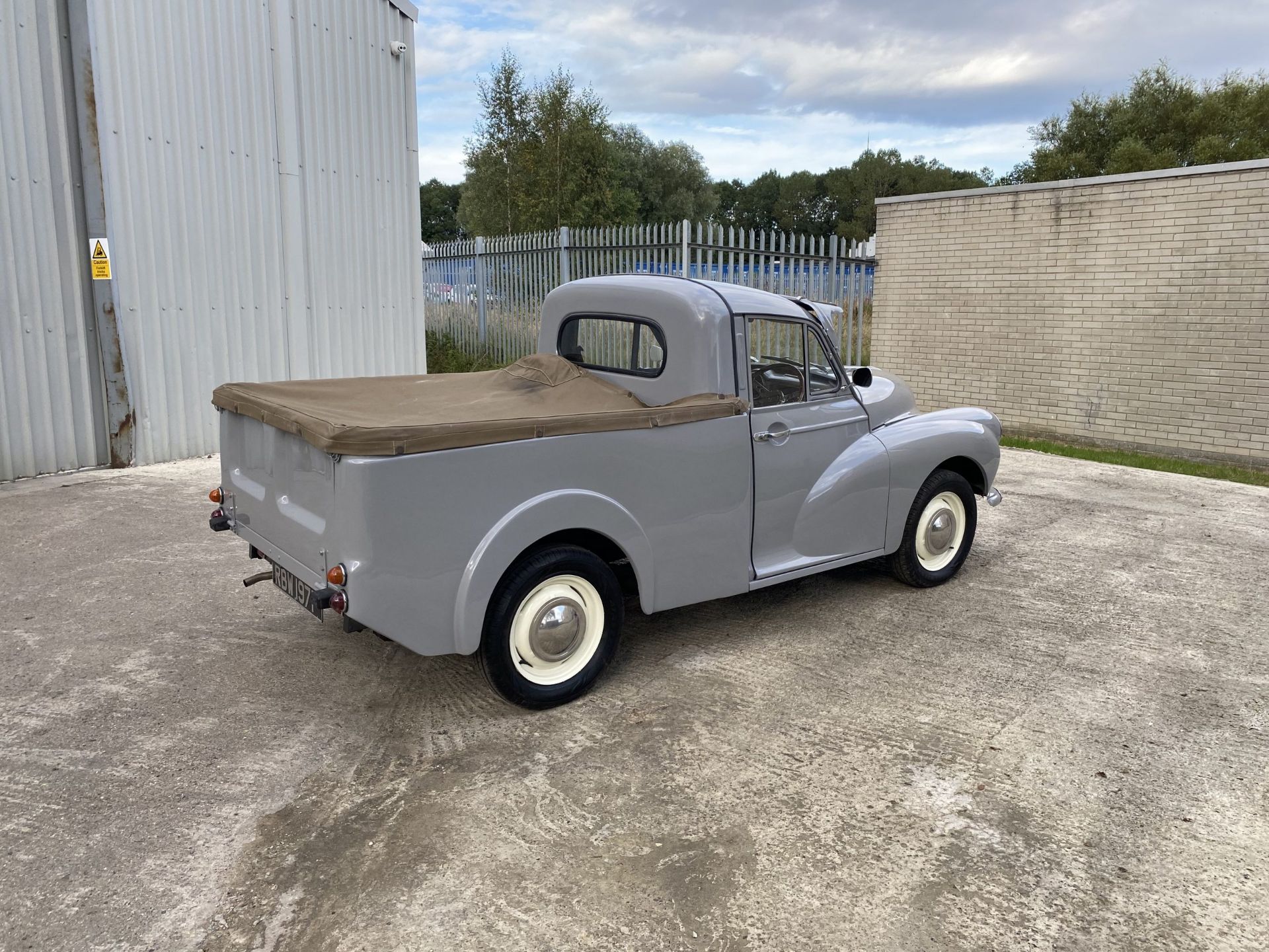 Austin 6 CWT Pickup - Image 3 of 41