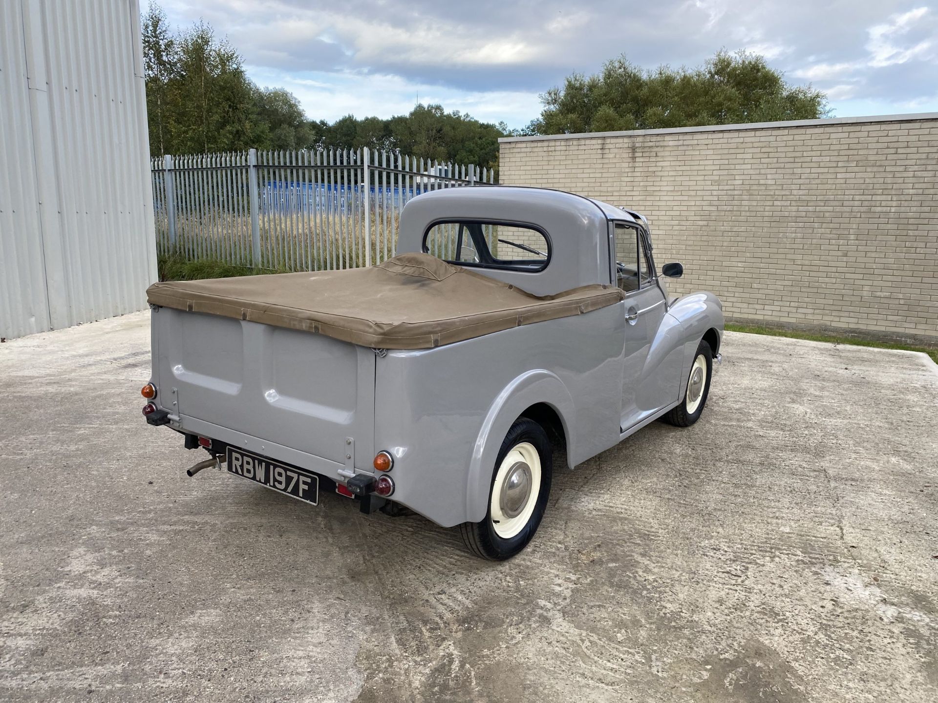 Austin 6 CWT Pickup - Image 4 of 41