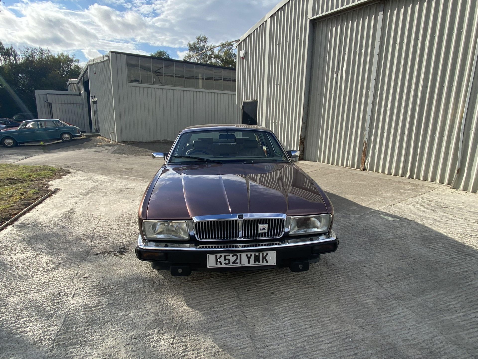 Jaguar XJ40 Sovereign - Image 12 of 46