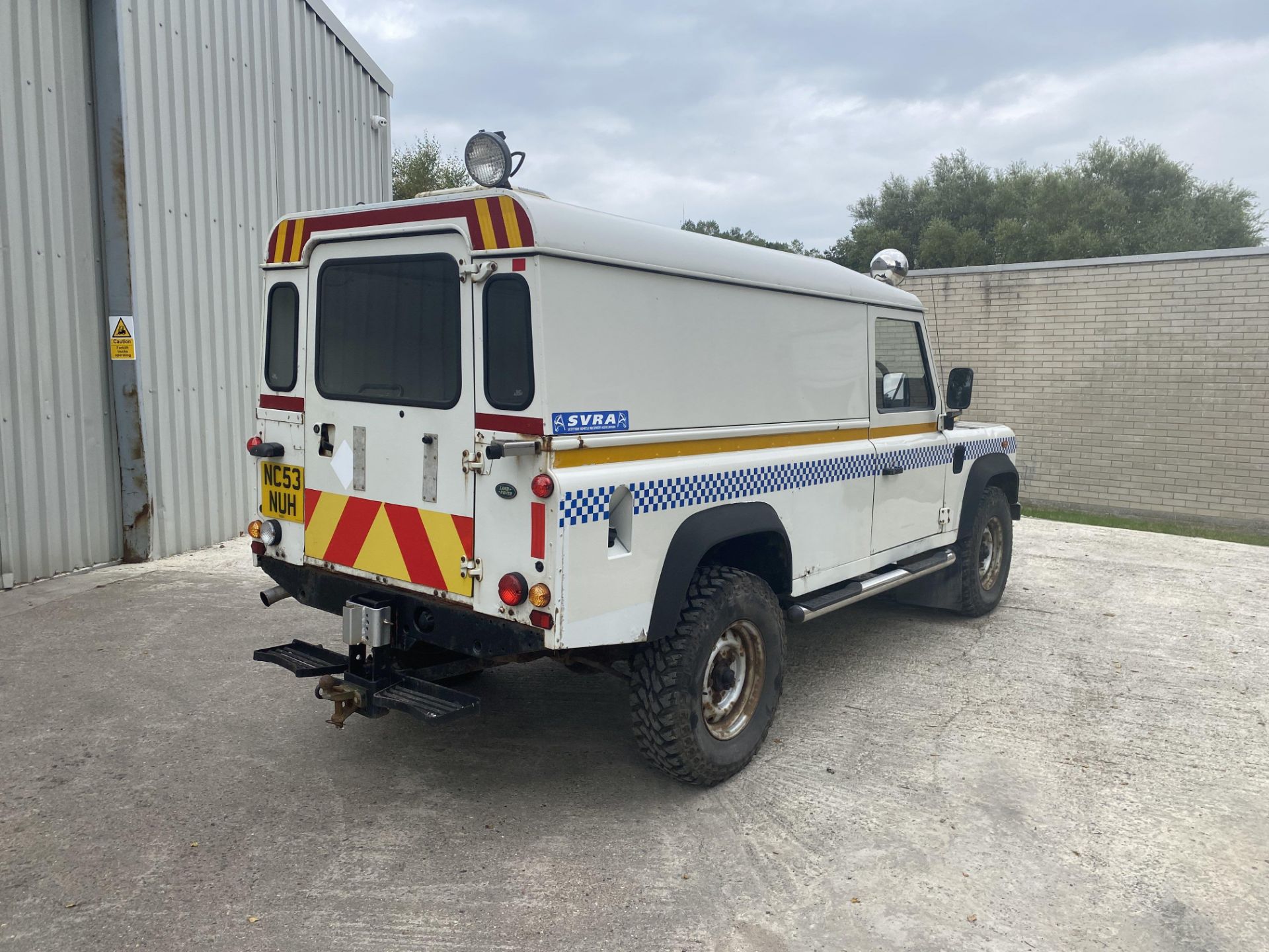 Land Rover Defender 110 - Image 5 of 29