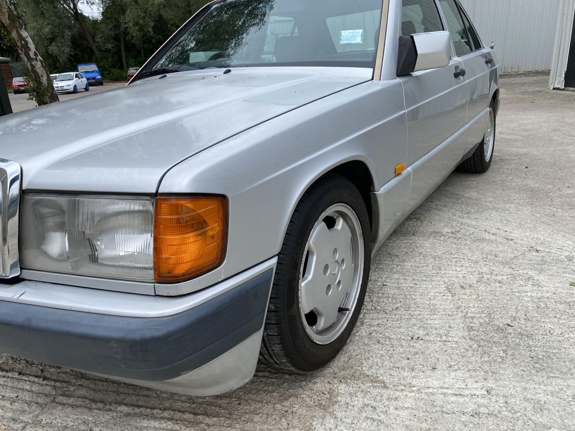 Mercedes 190e - Image 18 of 36