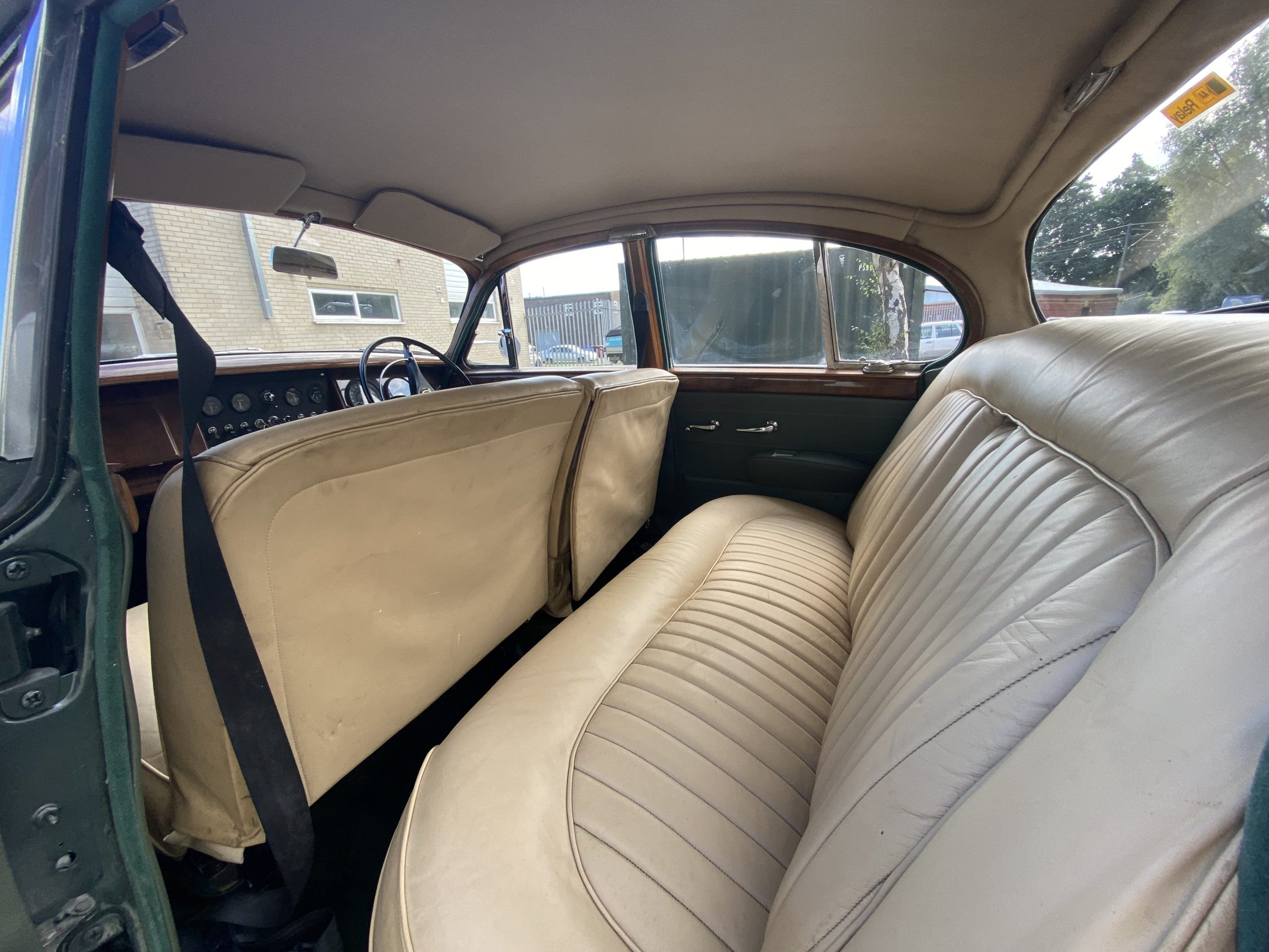 Daimler 250 Saloon - Image 30 of 40