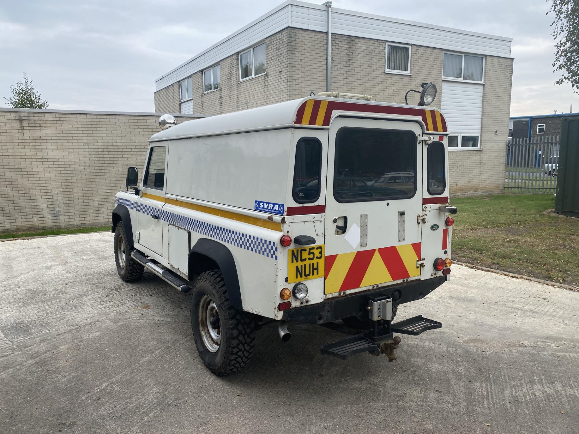 Land Rover Defender 110 - Image 8 of 29