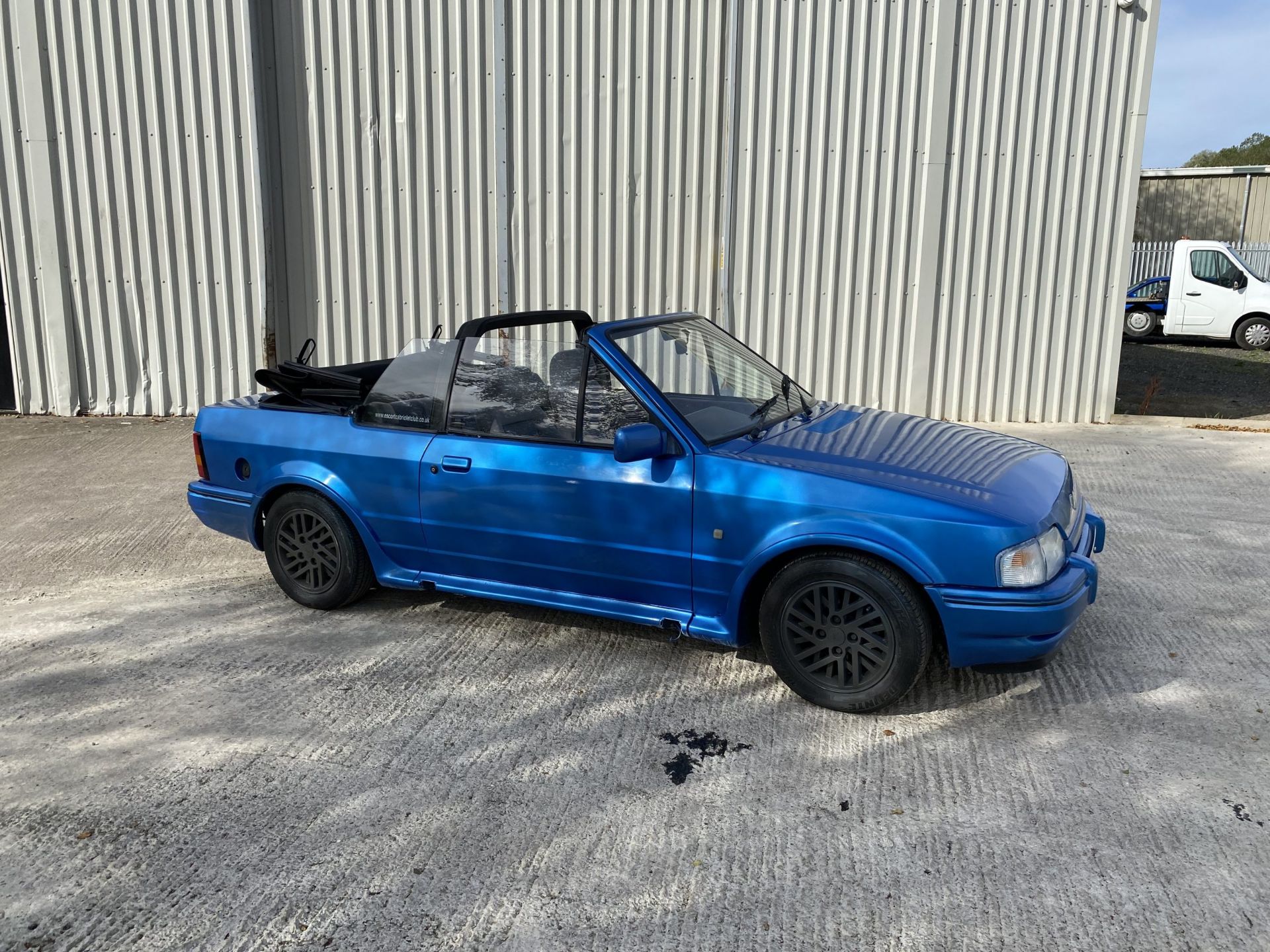 Ford Escort XR3i - Image 4 of 26