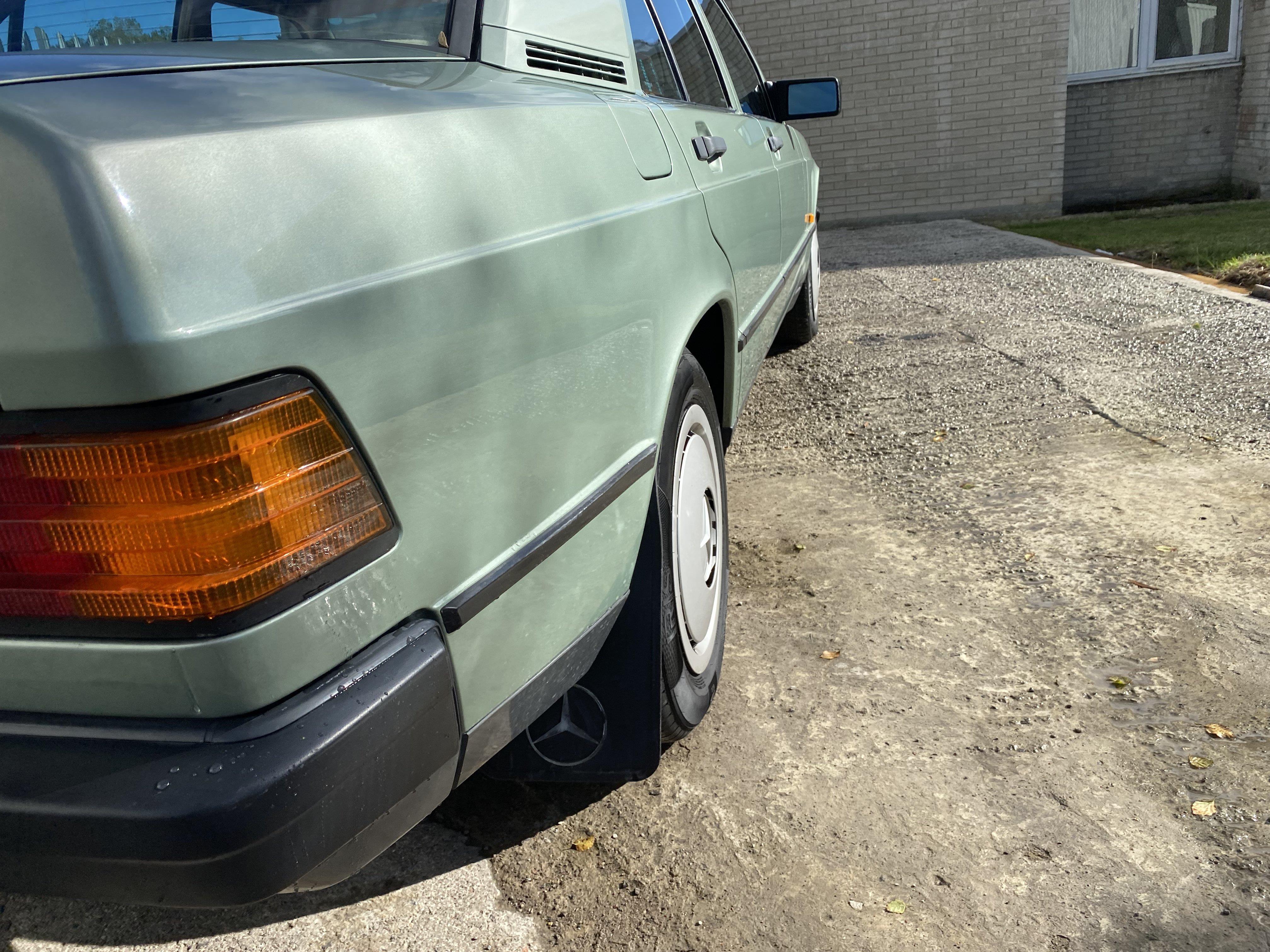 Mercedes 190e - Image 15 of 44