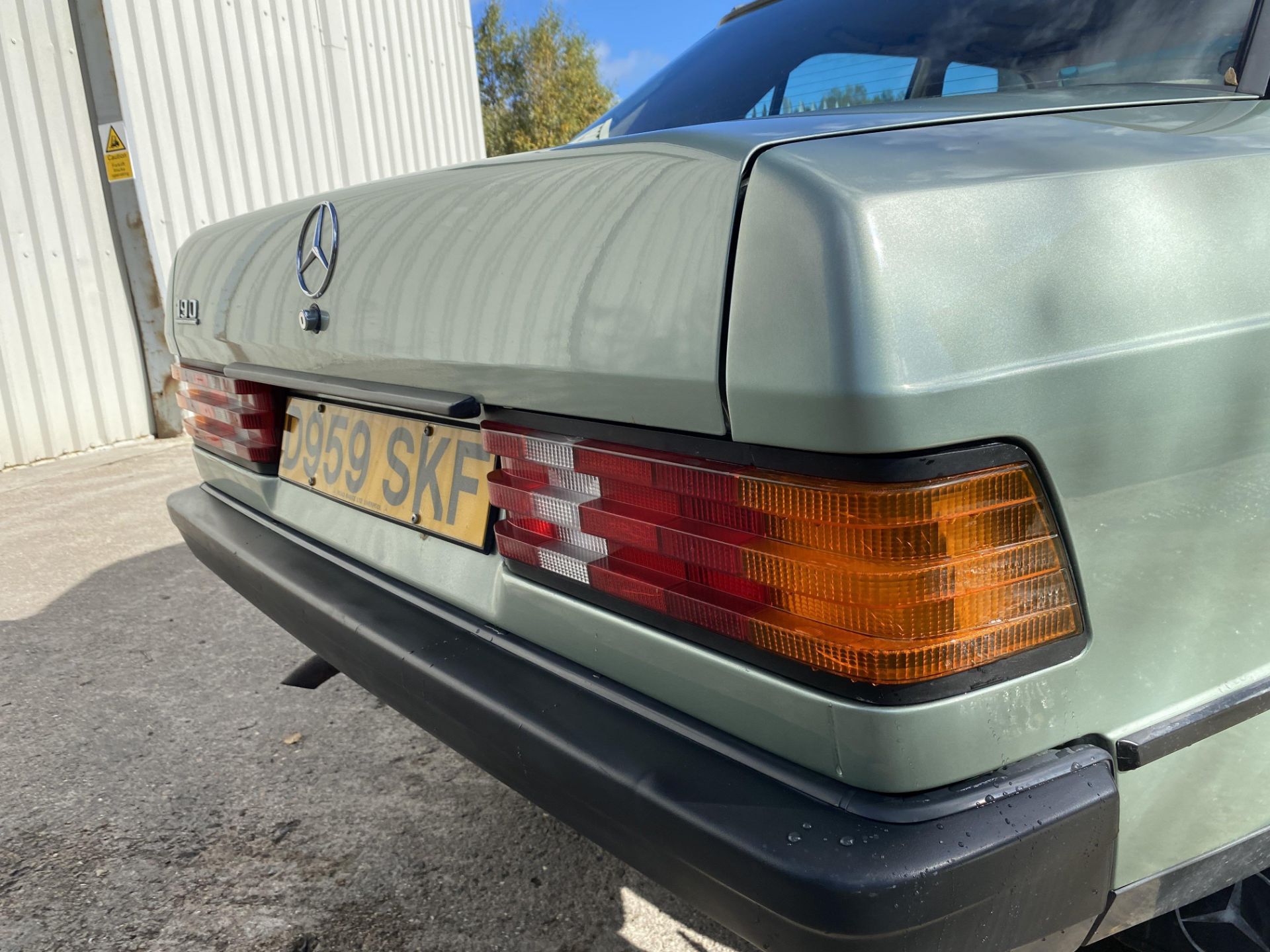 Mercedes 190e - Image 16 of 44