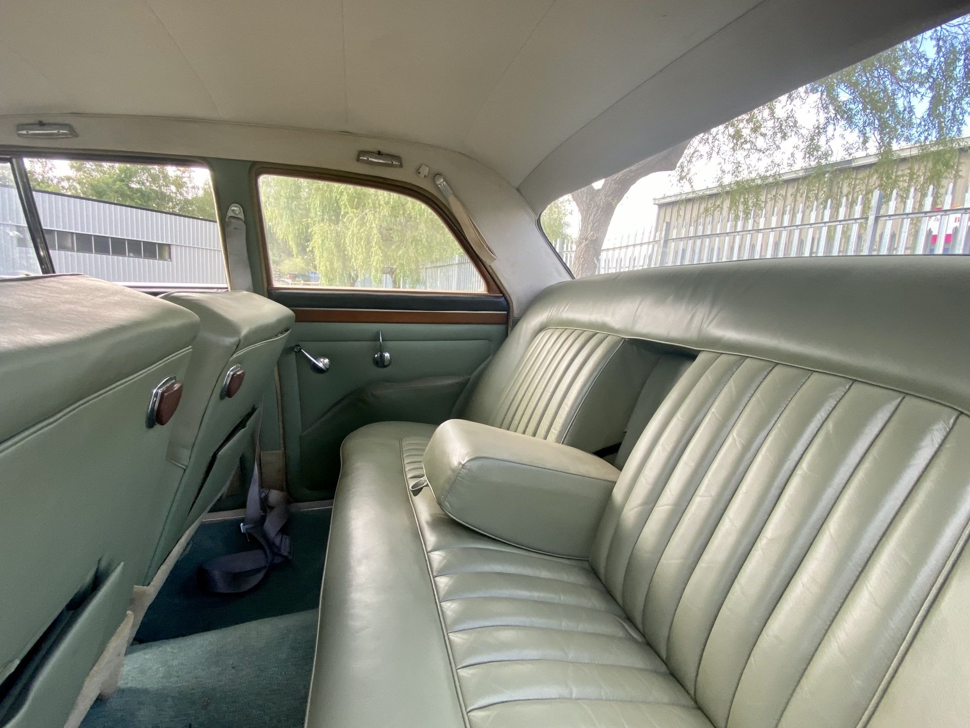 Rover P5 3L - Image 30 of 41